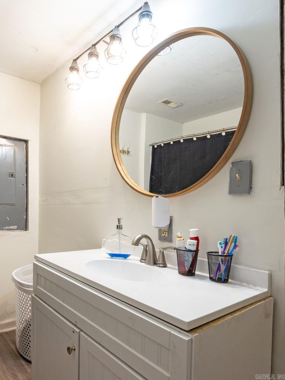 303 E Nichols  England, AR