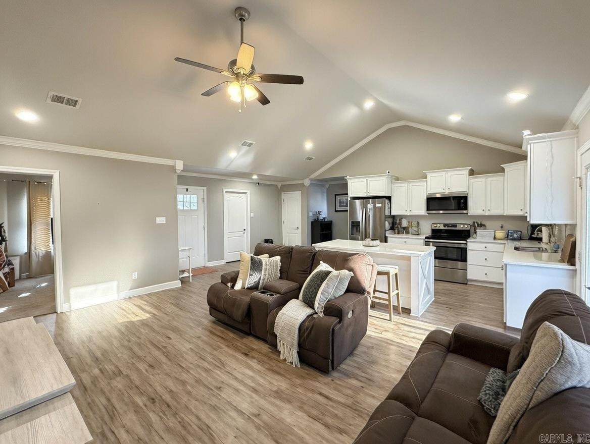 24 Whitetail  Ward, AR