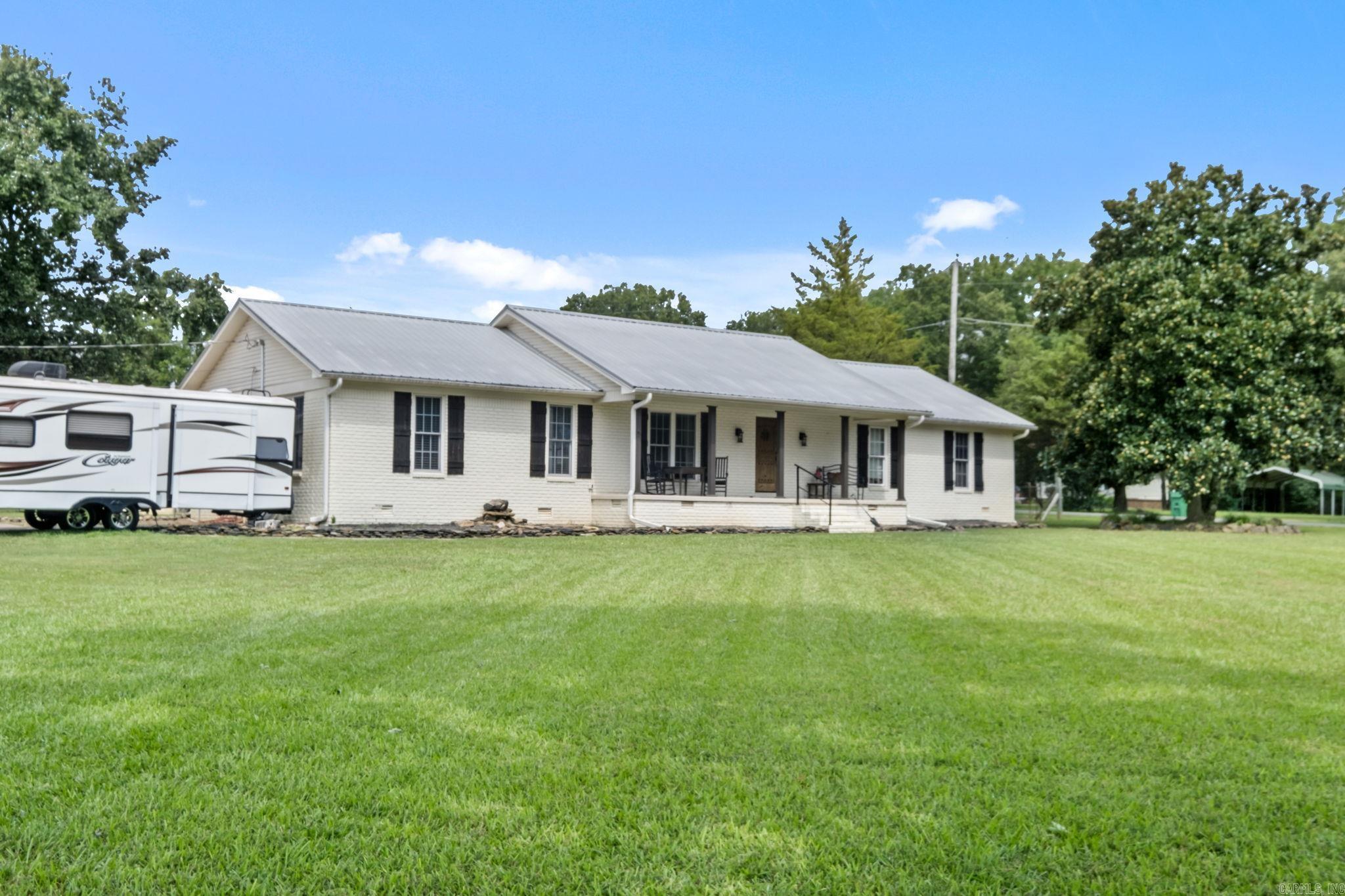 1117 W Main  Austin, AR