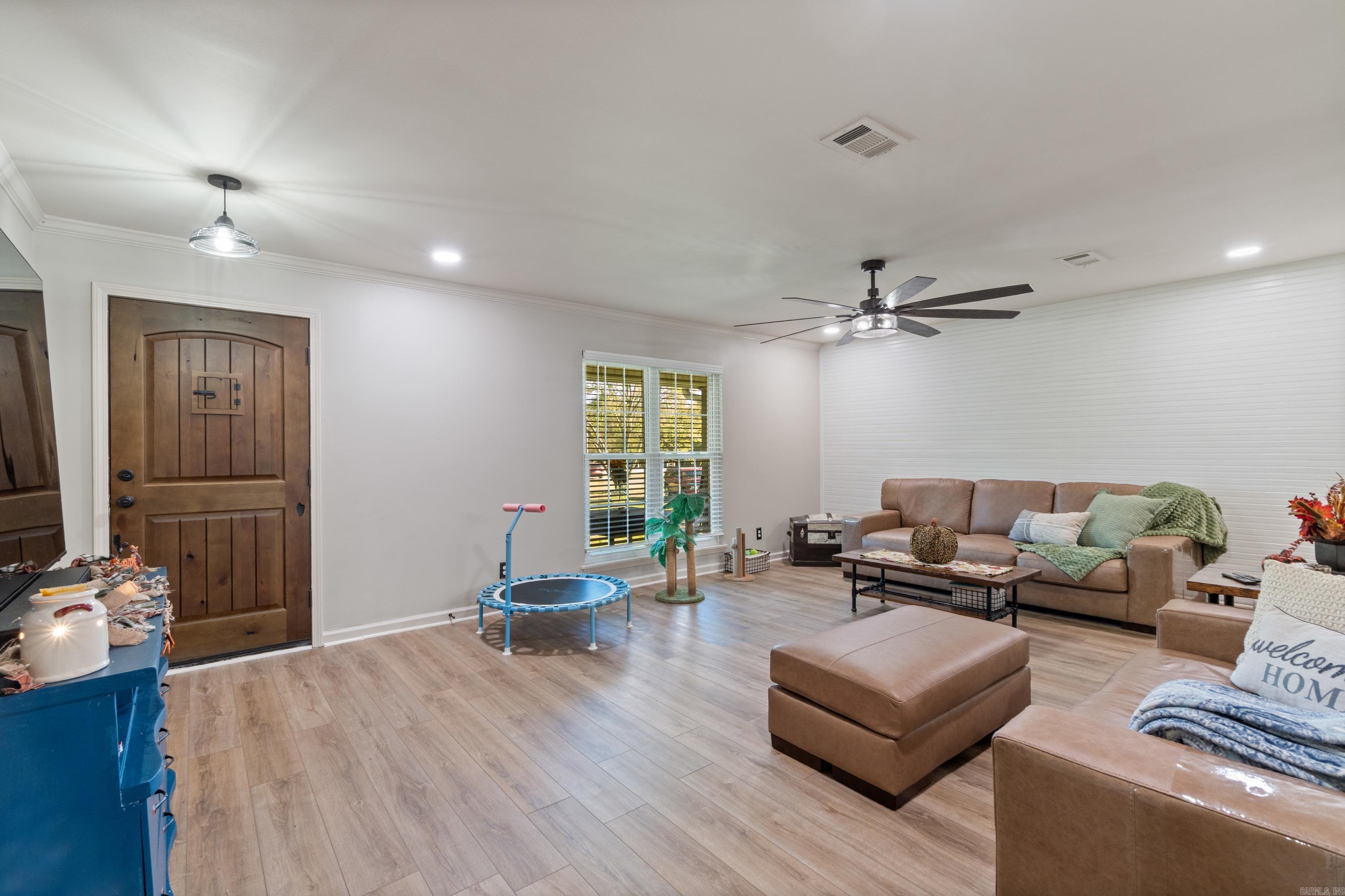 1117 W Main  Austin, AR