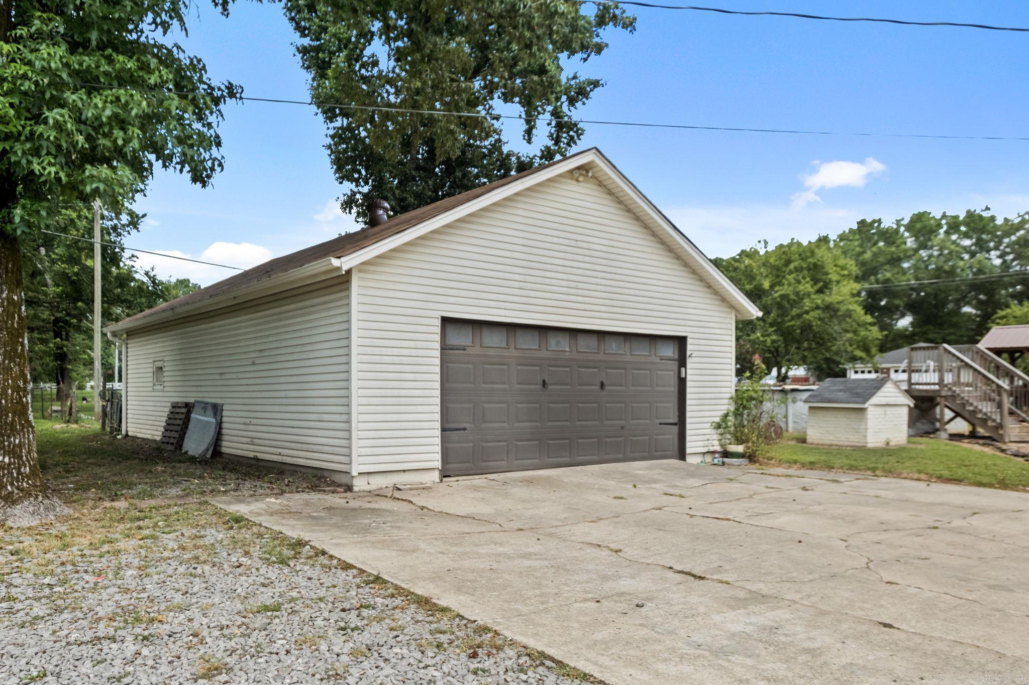 1117 W Main  Austin, AR