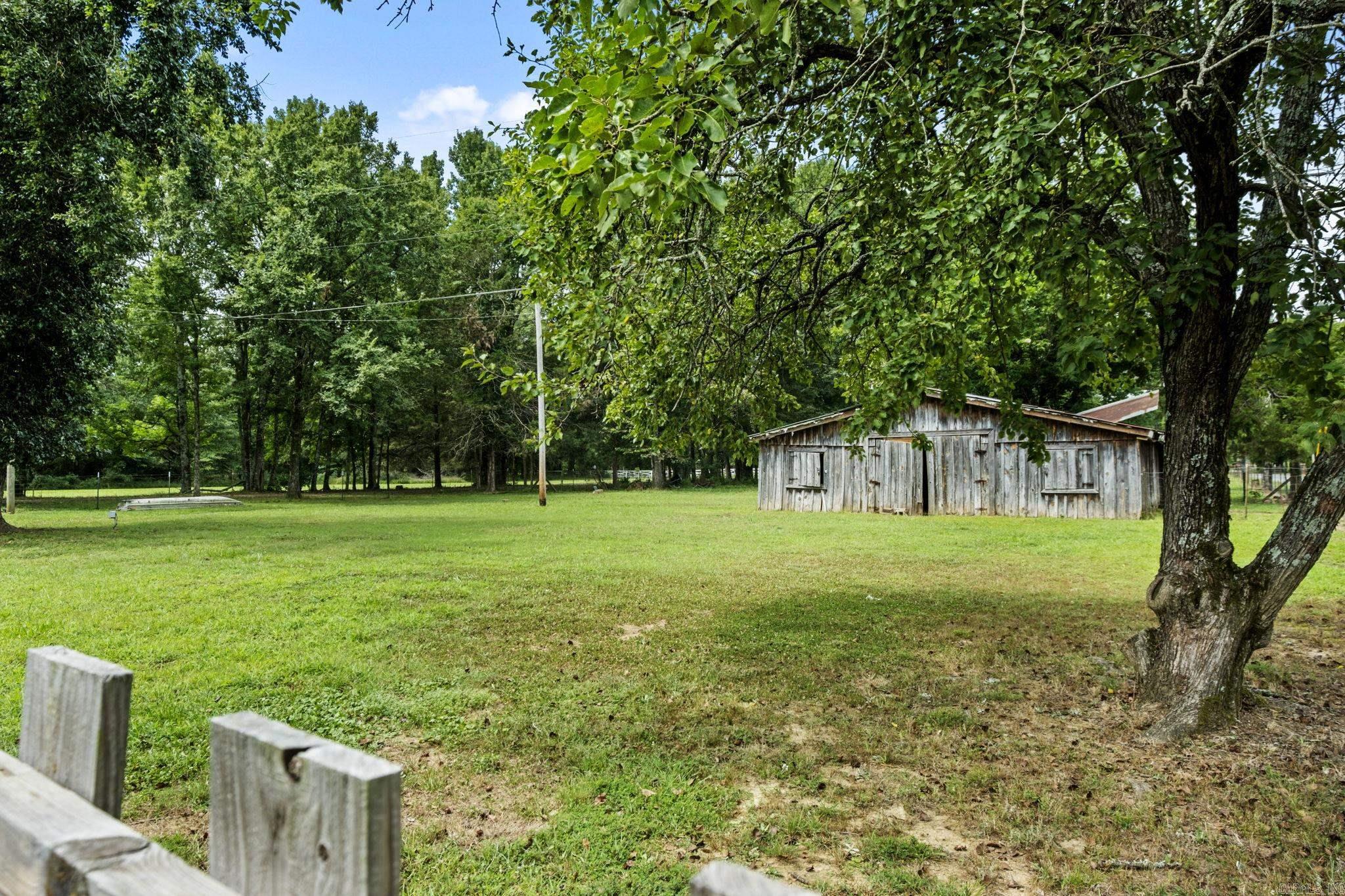 1117 W Main  Austin, AR