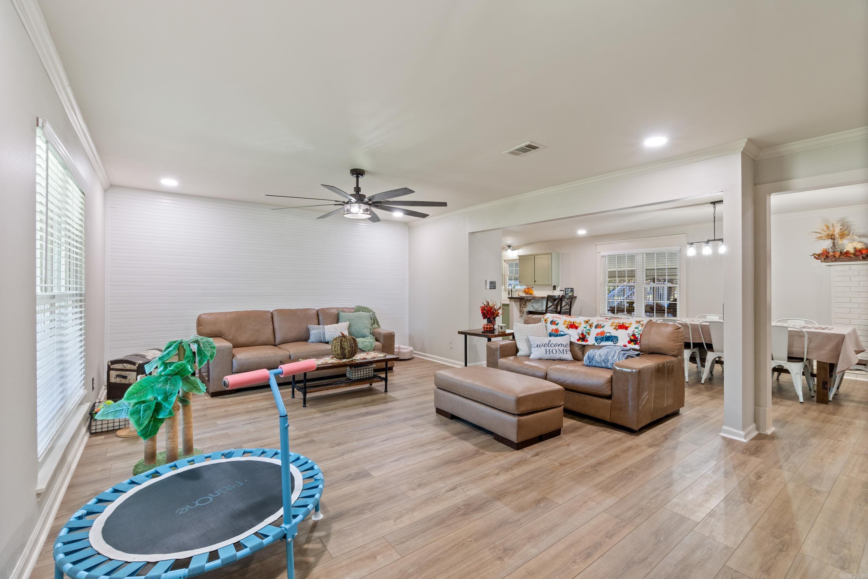 1117 W Main  Austin, AR