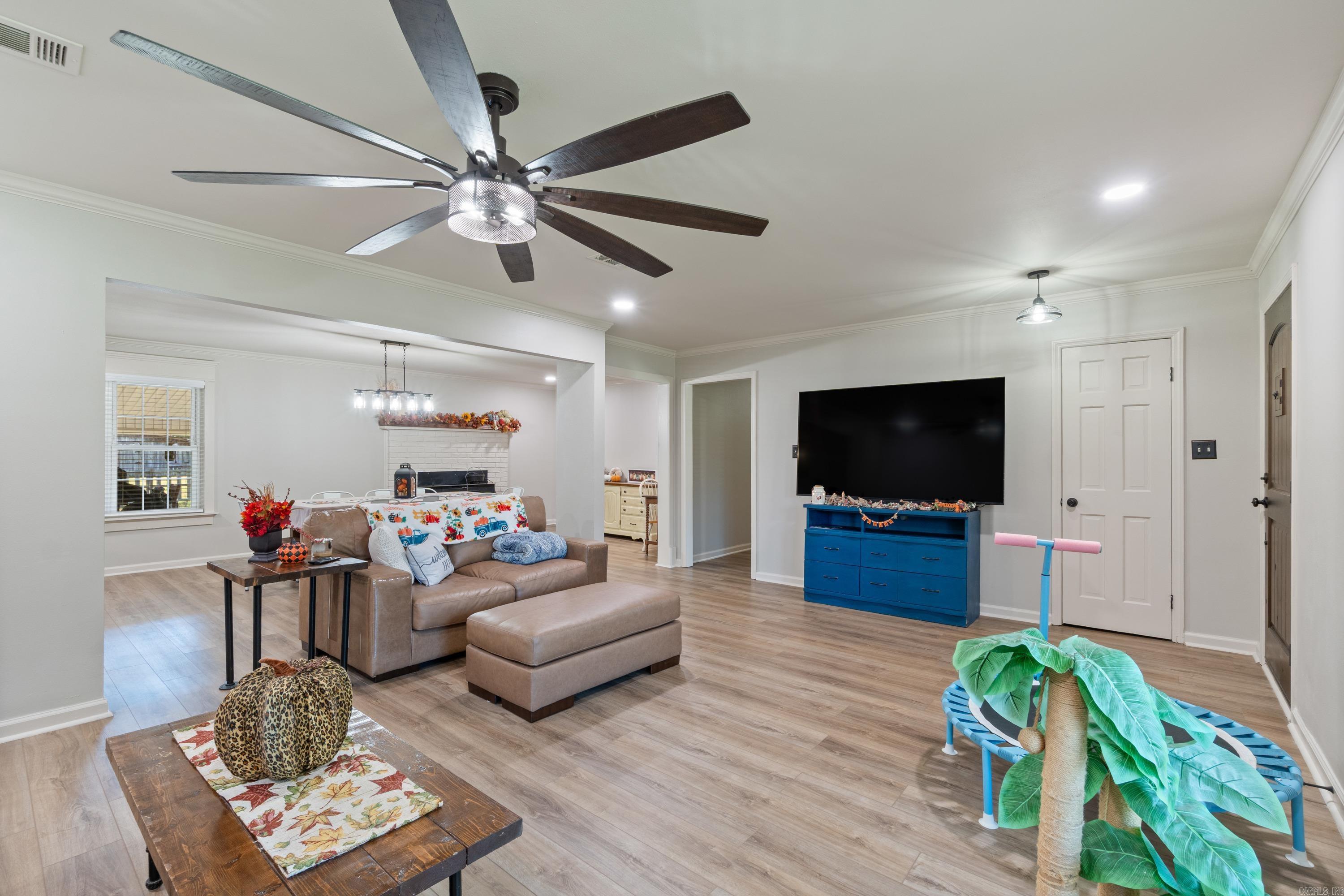 1117 W Main  Austin, AR