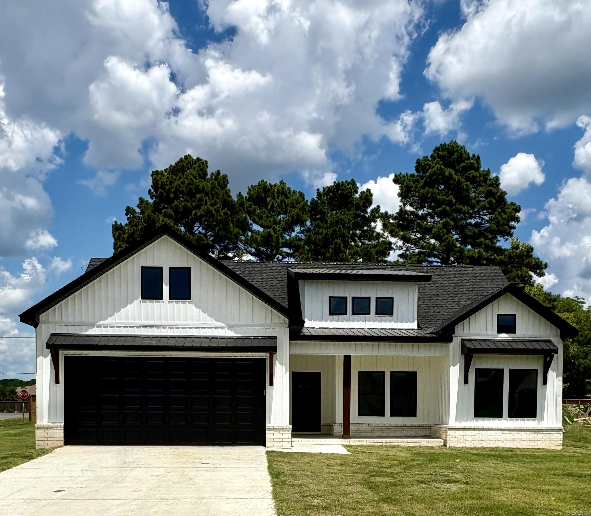 1 Dragonfly  Greenbrier, AR