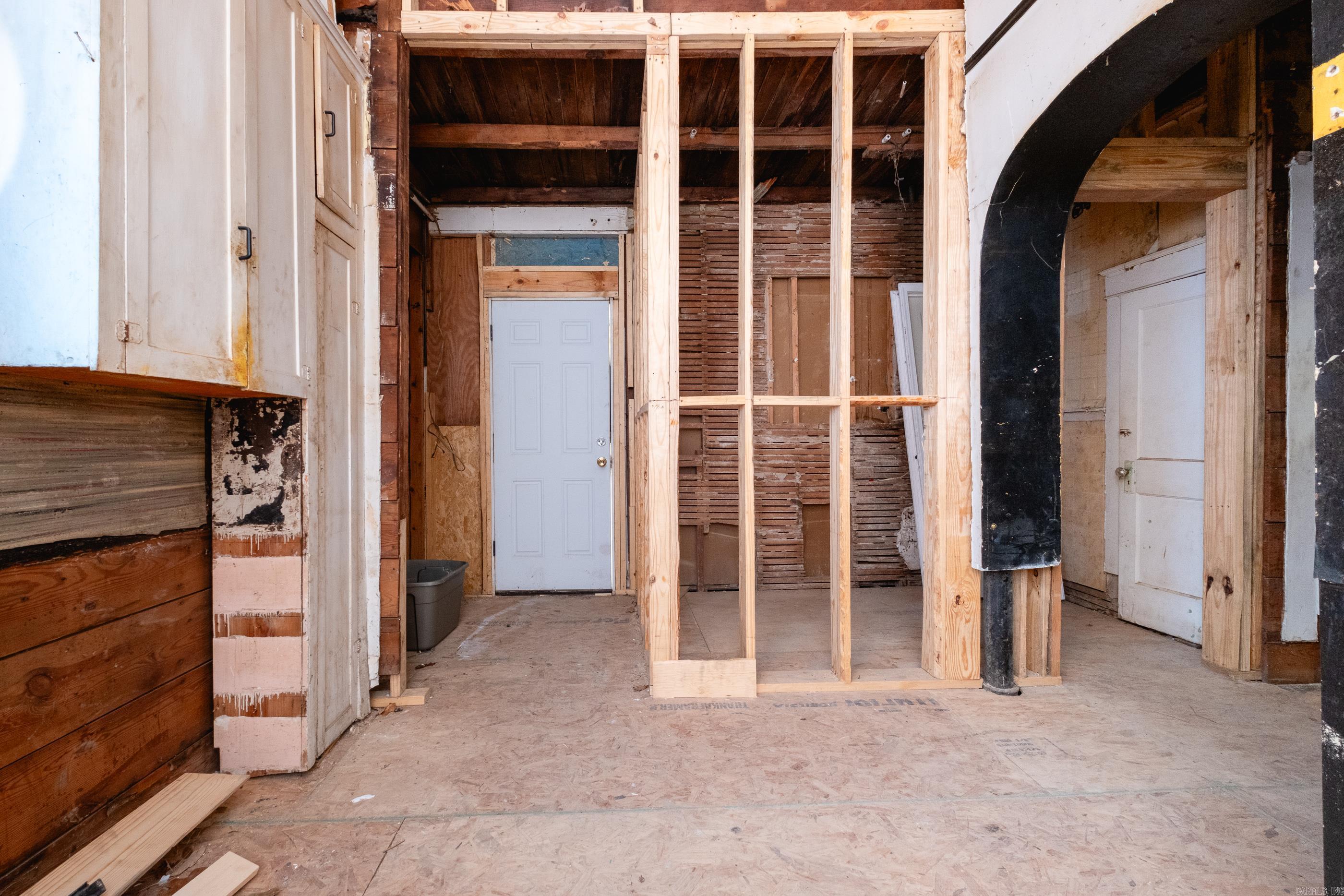 3724 W 10th  Little Rock, AR