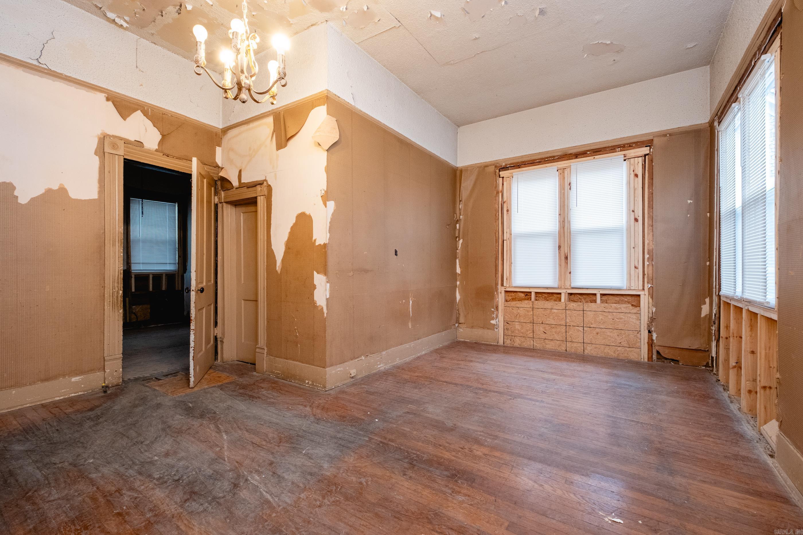 3724 W 10th  Little Rock, AR