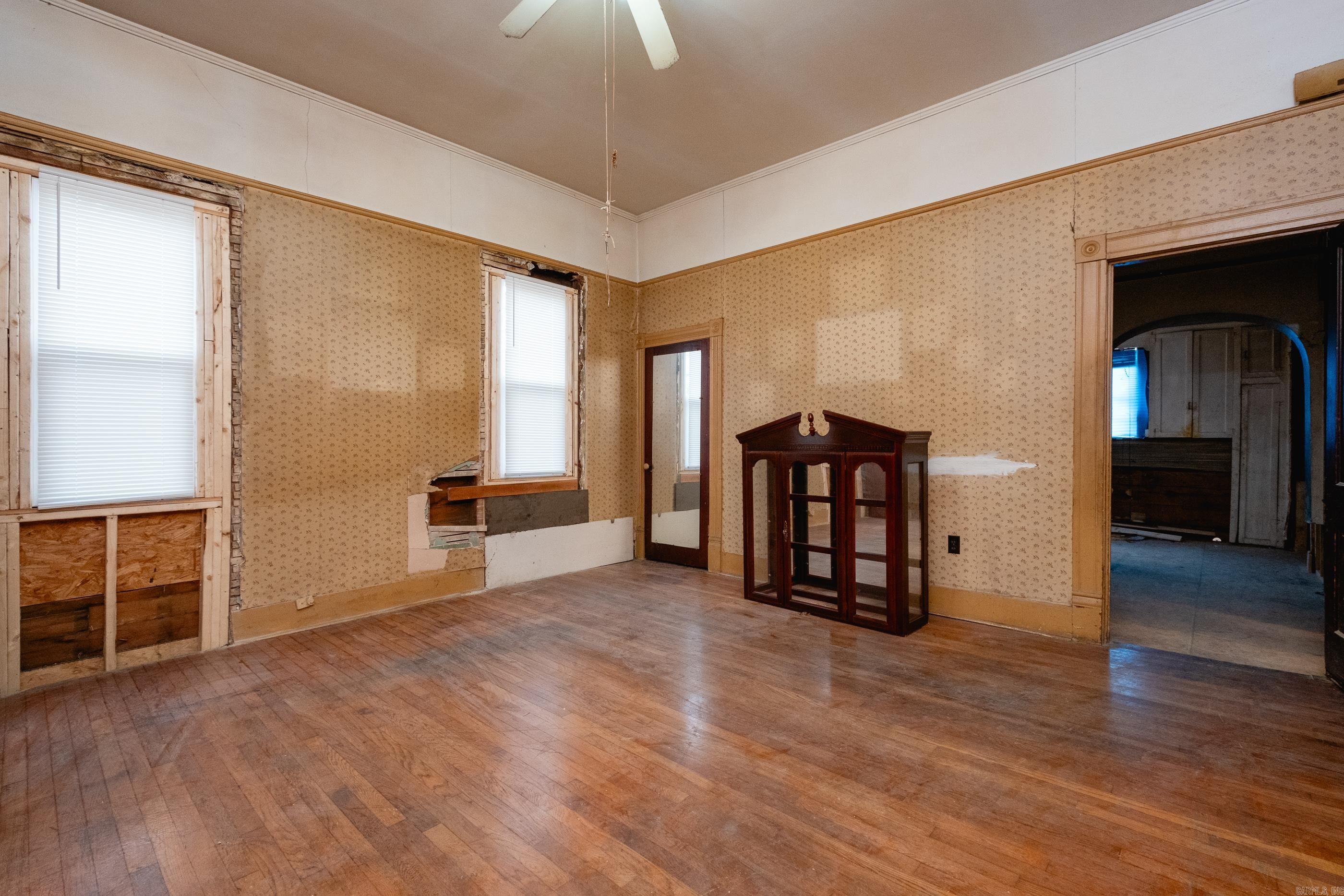 3724 W 10th  Little Rock, AR