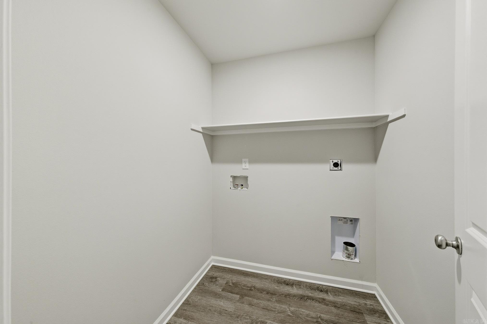 111 LLOYD HENDERSON  Beebe, AR