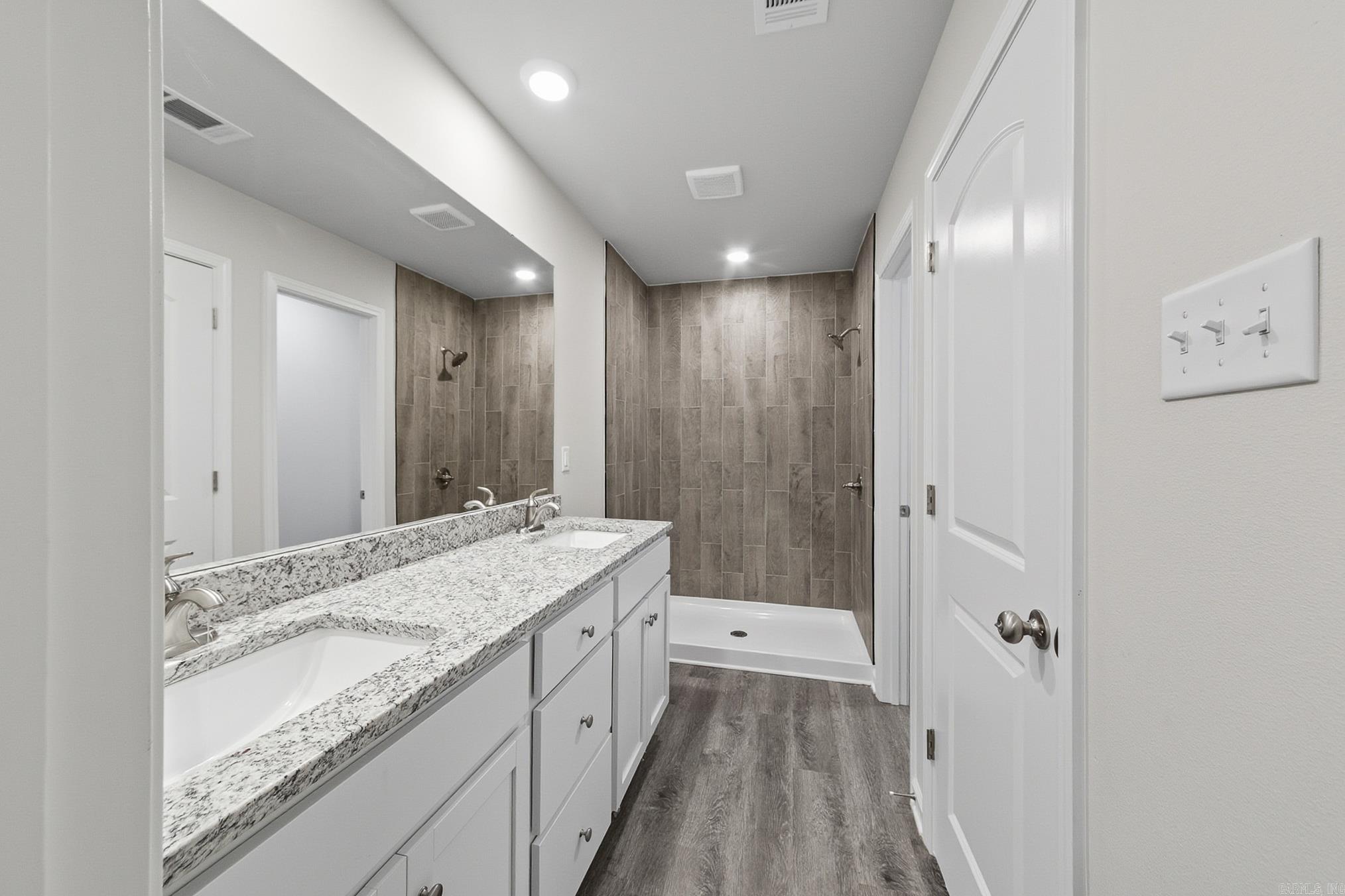 111 LLOYD HENDERSON  Beebe, AR