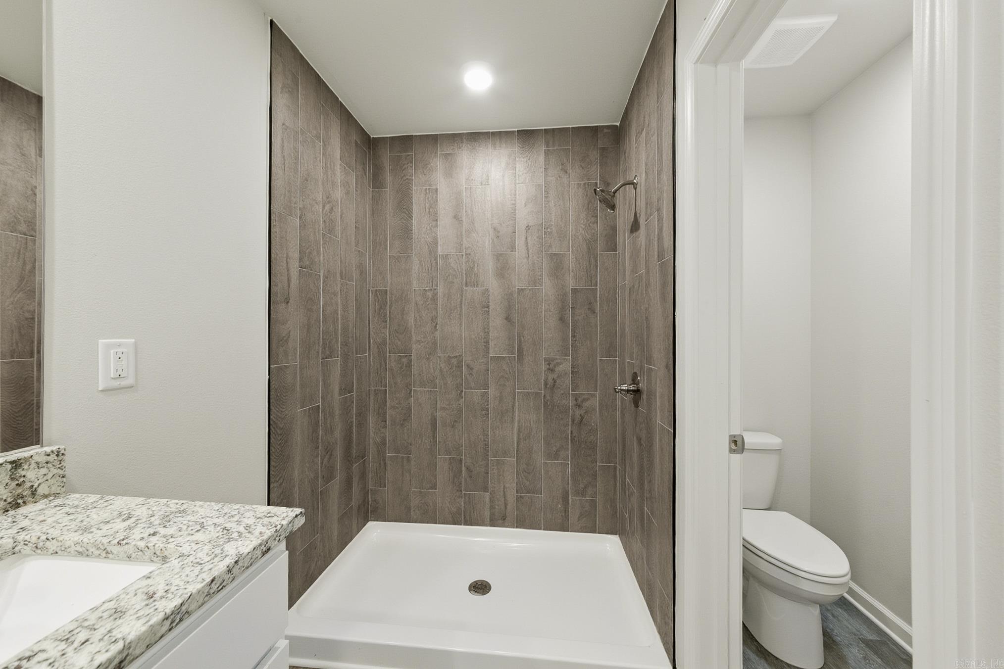 111 LLOYD HENDERSON  Beebe, AR