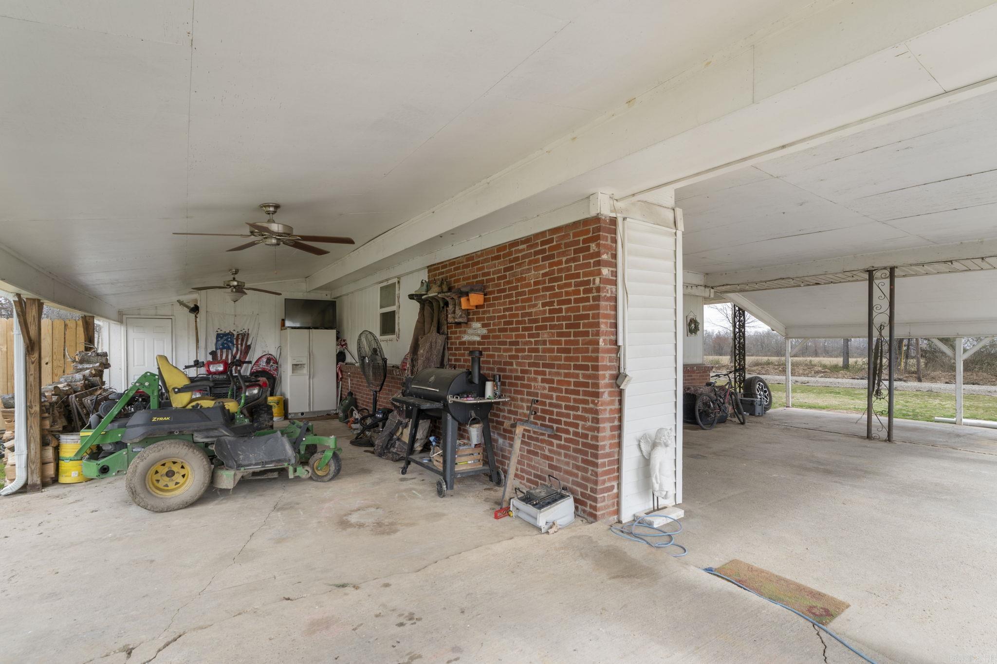 89 Orchard Lane Brinkley, AR 72021