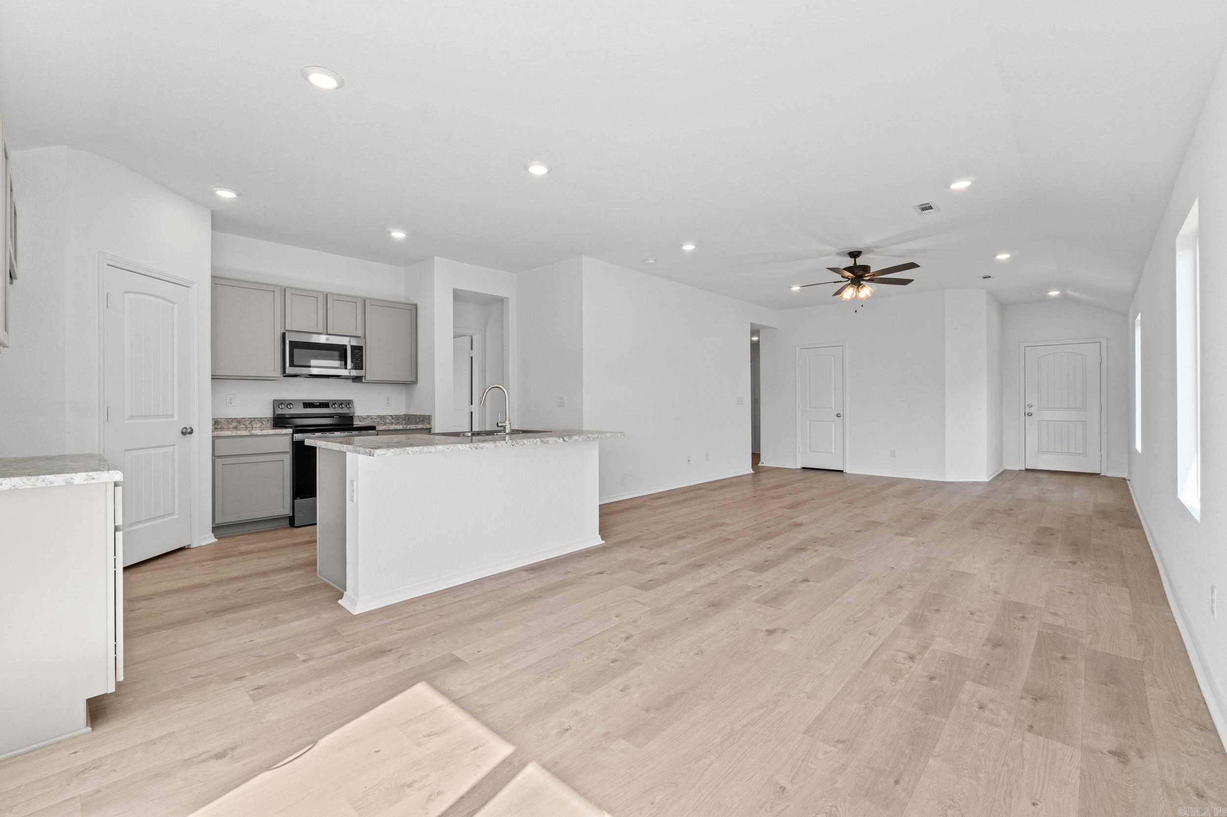 7033 Potomac Trail Bauxite, AR 72011