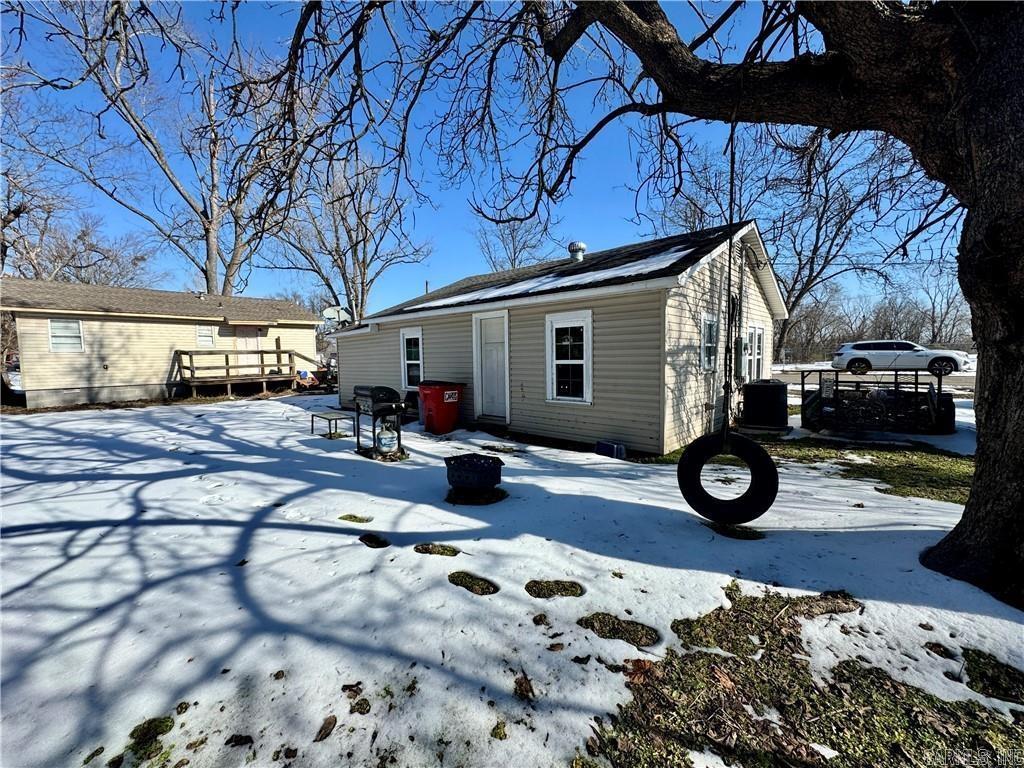 620 S Front  Dardanelle, AR