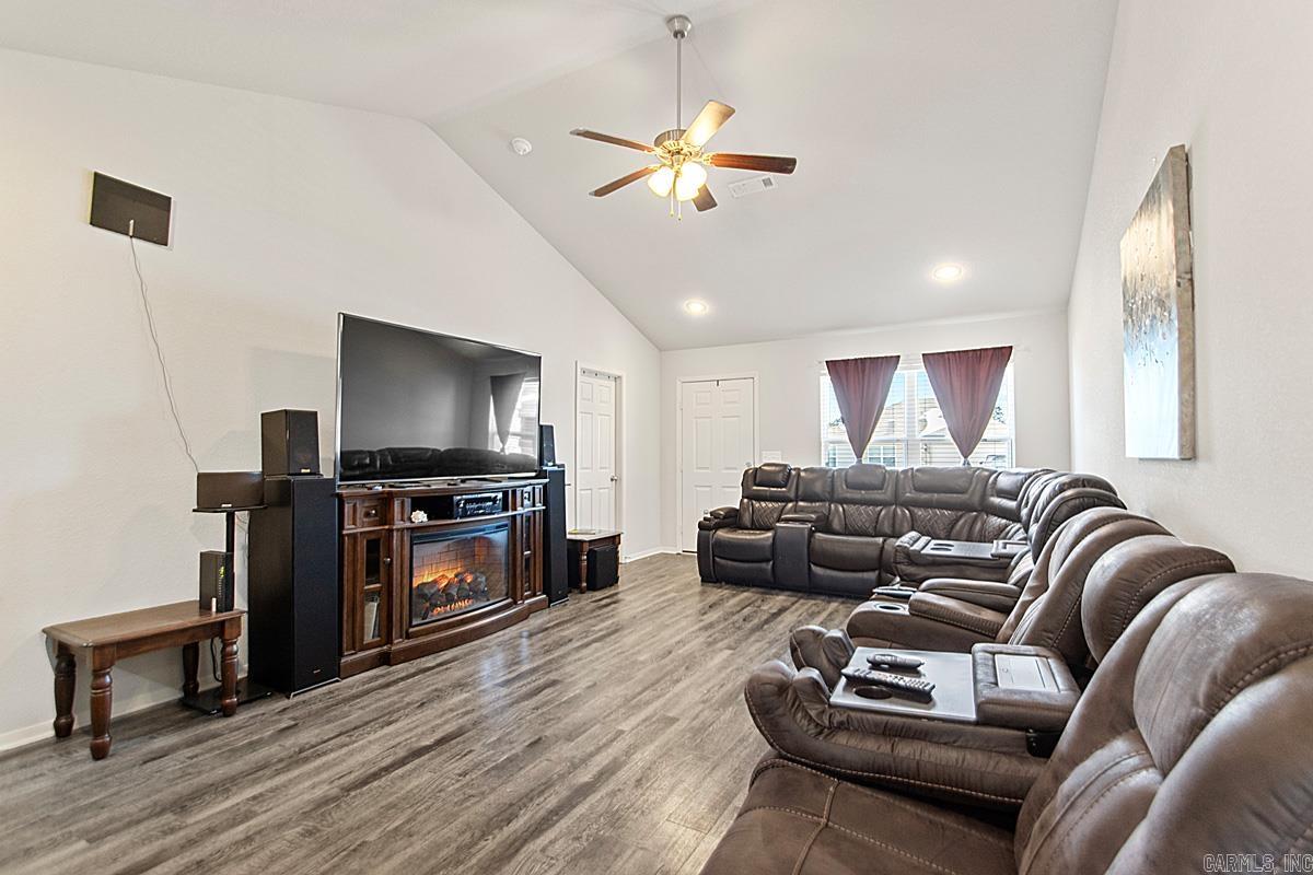 1040 Santa Fe Trl  Bauxite, AR