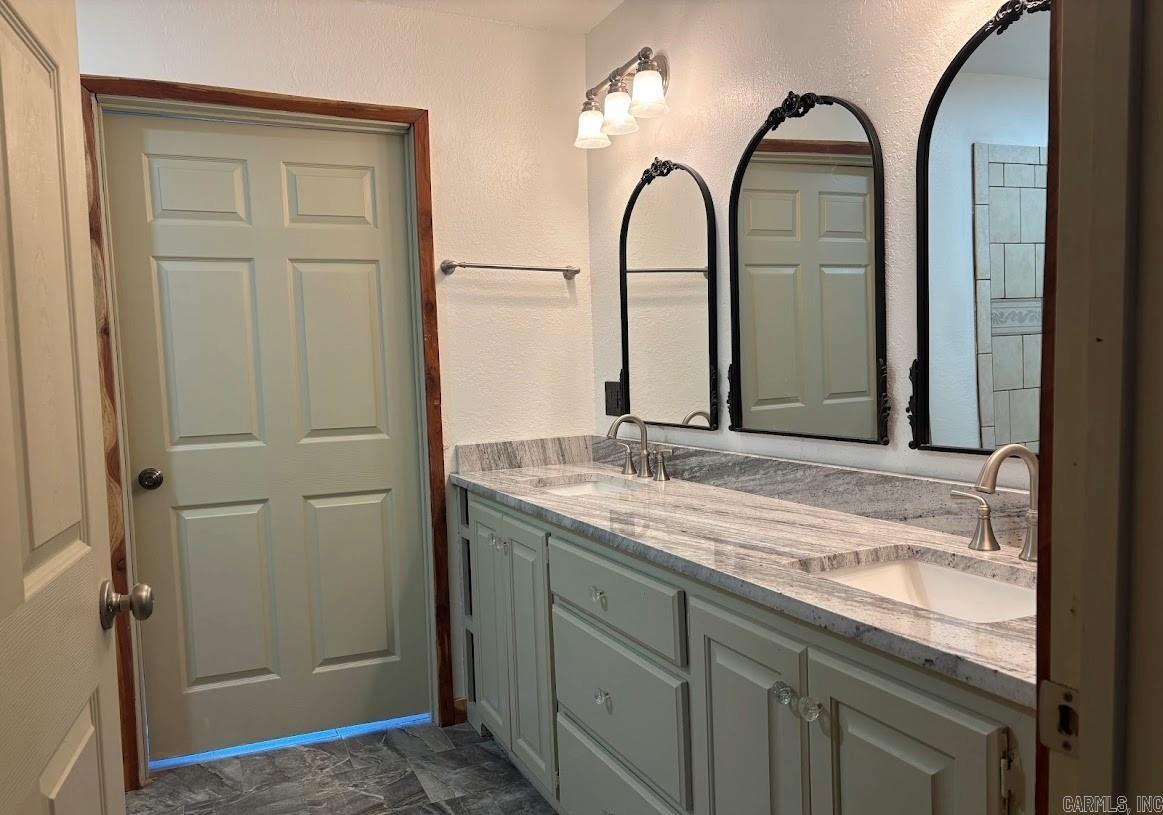 75 Black Oak Pleasant Plains, AR 72568