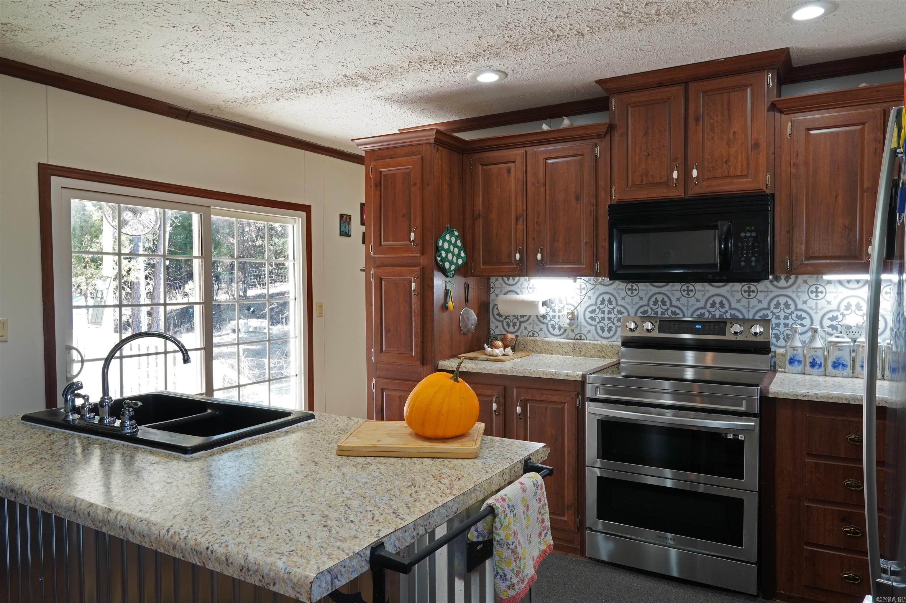 19775 Highway 71  Boles, AR