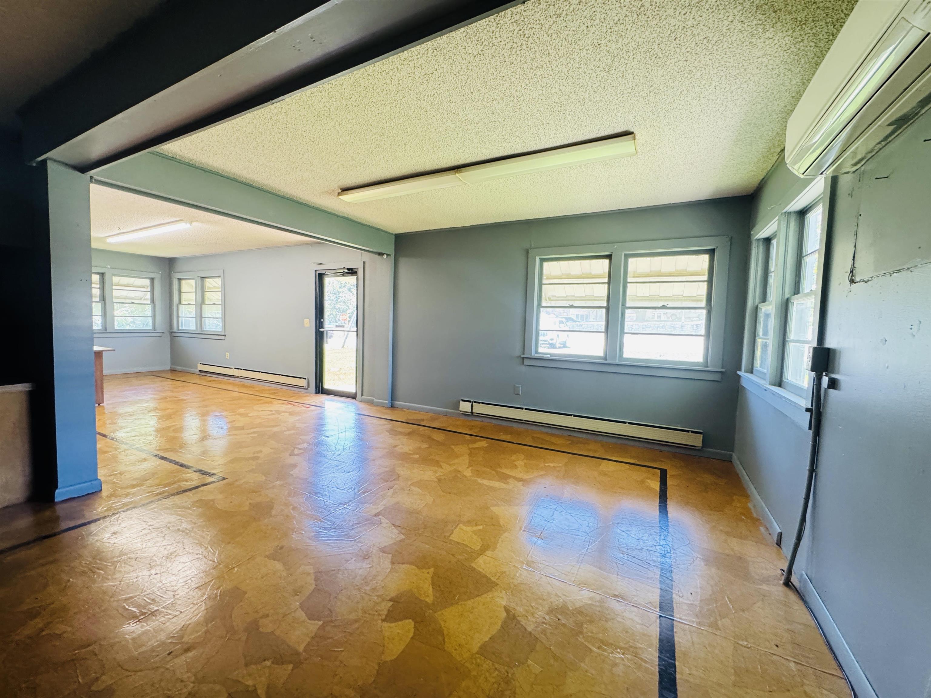 41 S Spring Street  Melbourne, AR