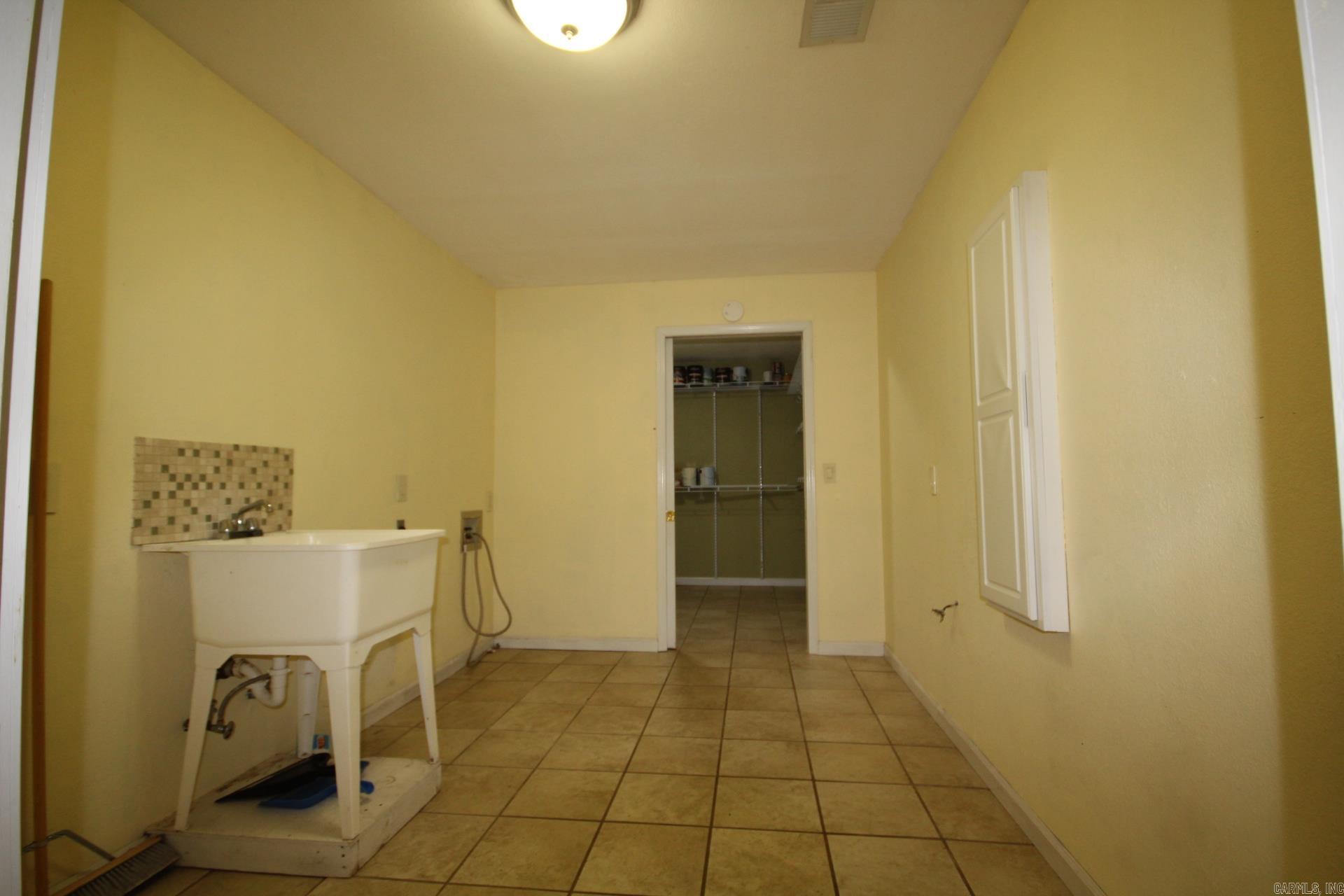 1276 E Hwy. 84  Umpire, AR