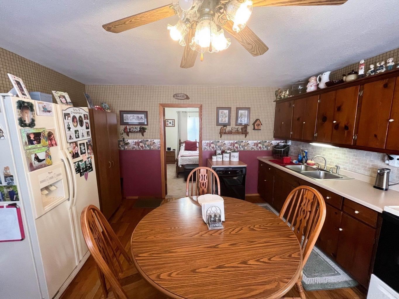 313 N 3rd  Thayer, MO