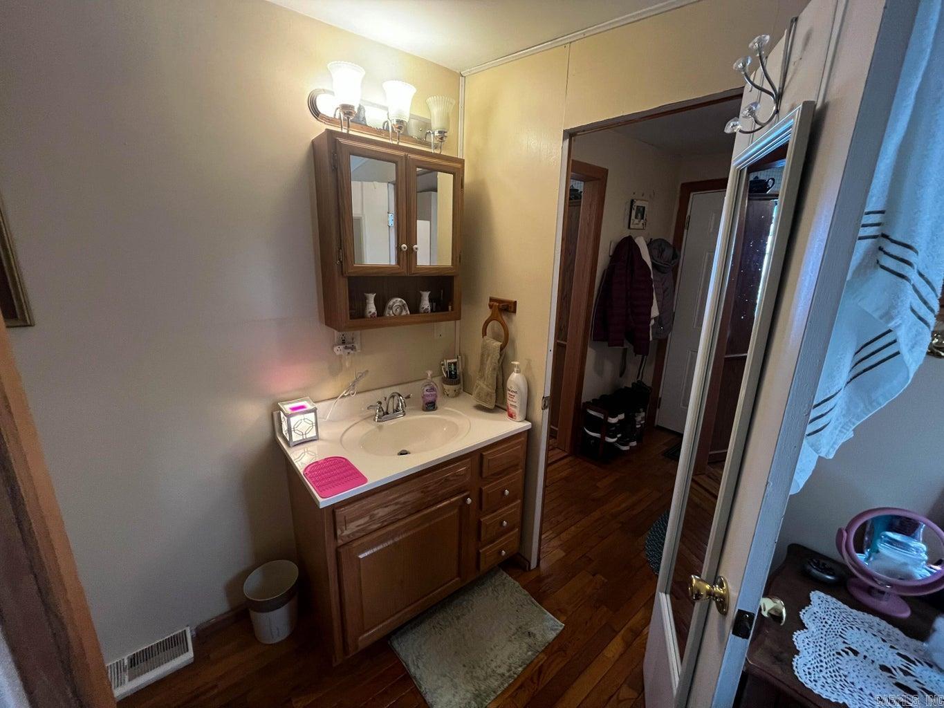 313 N 3rd  Thayer, MO