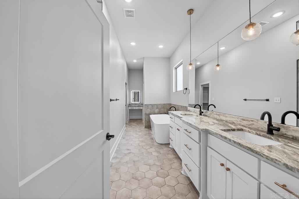 1593 Vista Drive Cabot, AR 72023