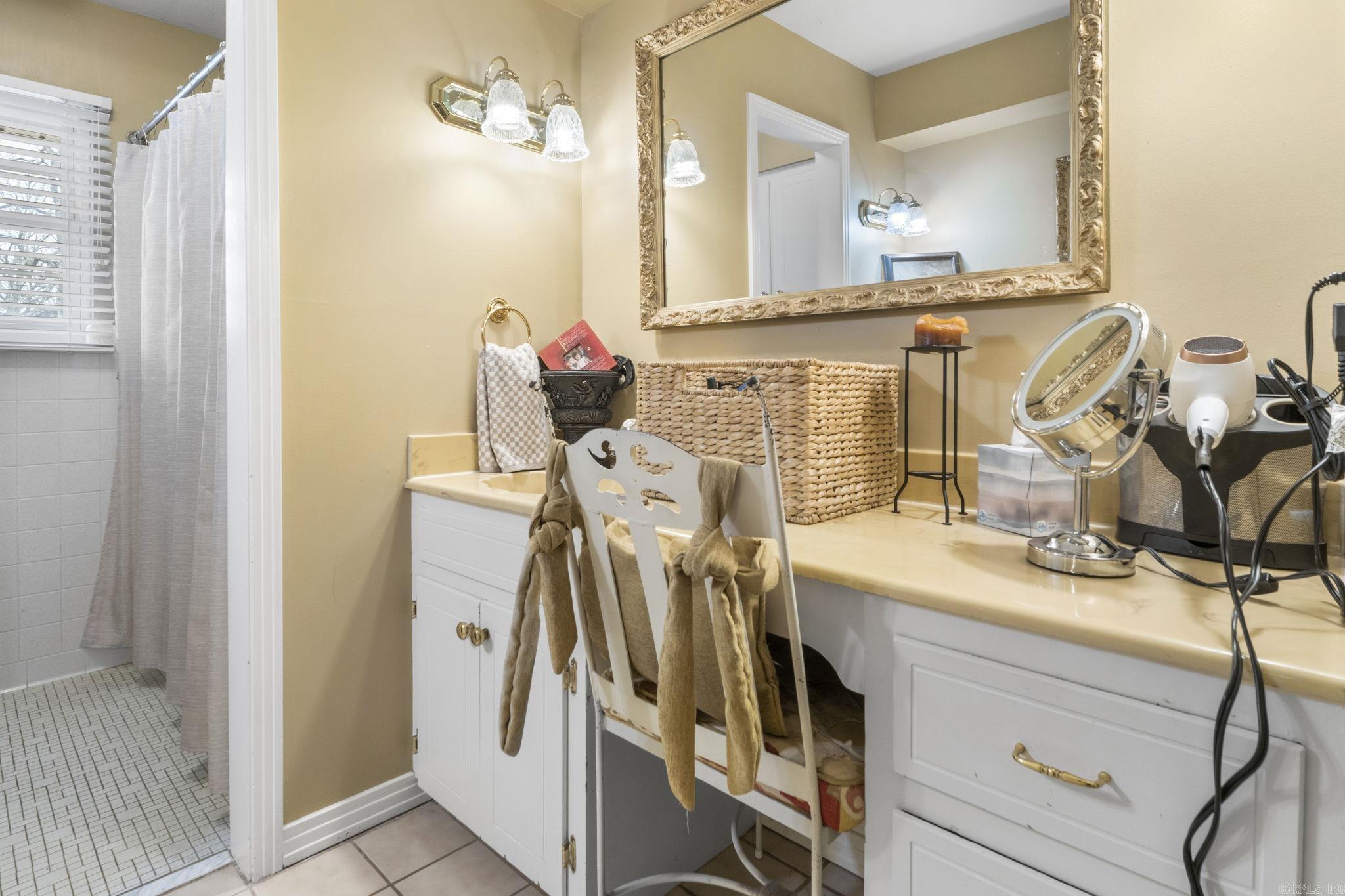 4005 Royal Oak  North Little Rock, AR