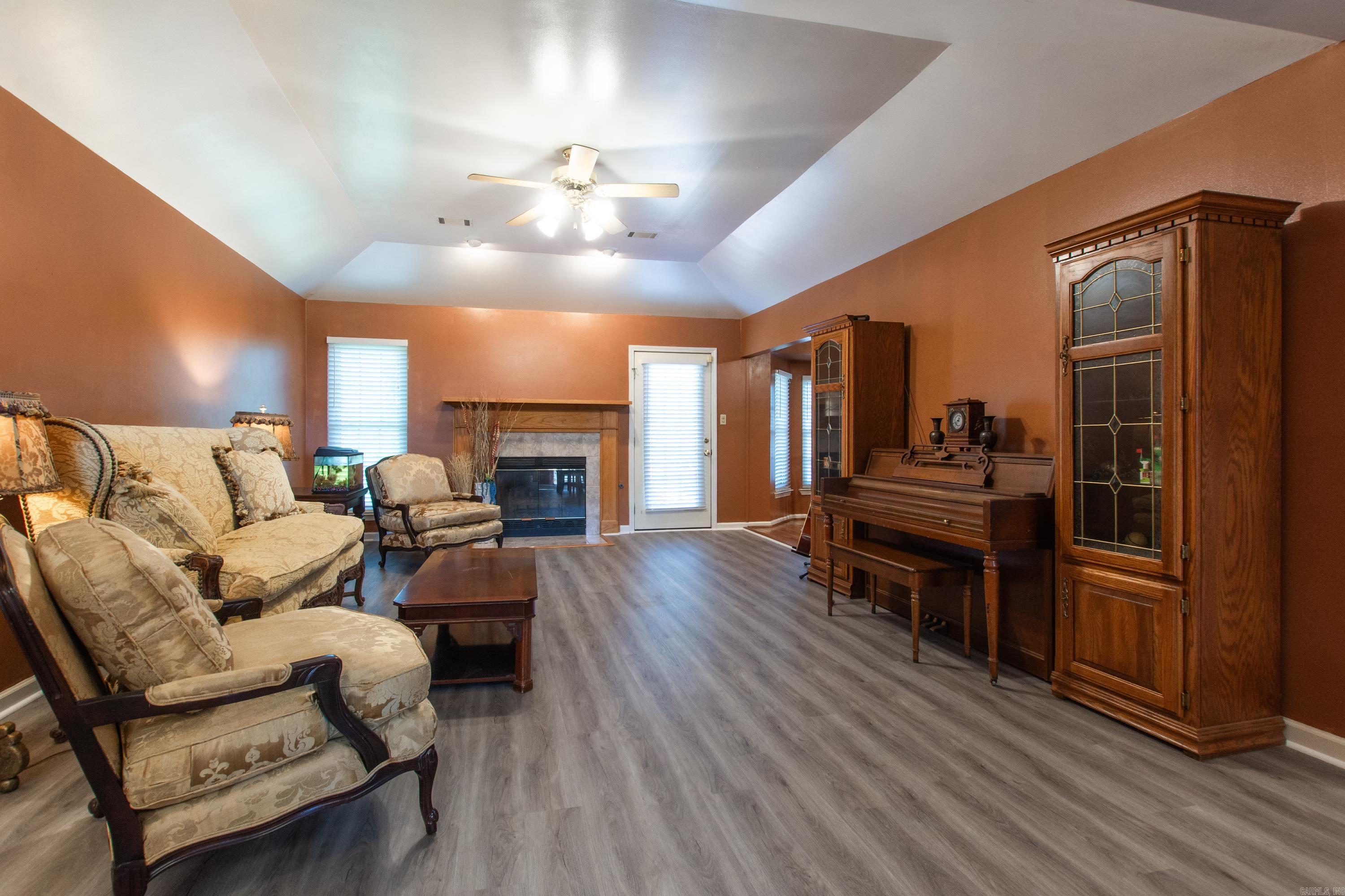 31 Turquoise Drive Maumelle, AR 72113