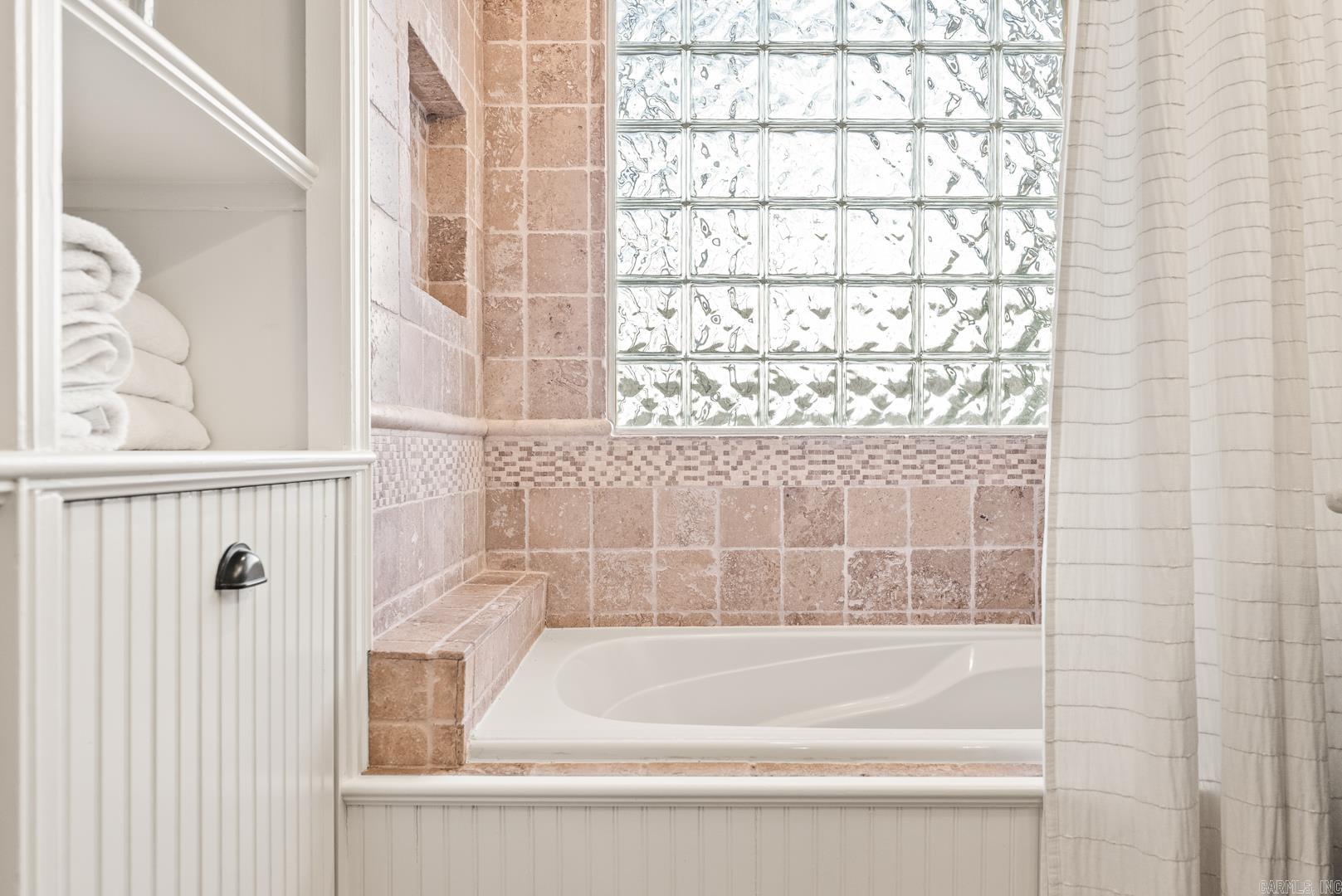 7 Gay  Little Rock, AR