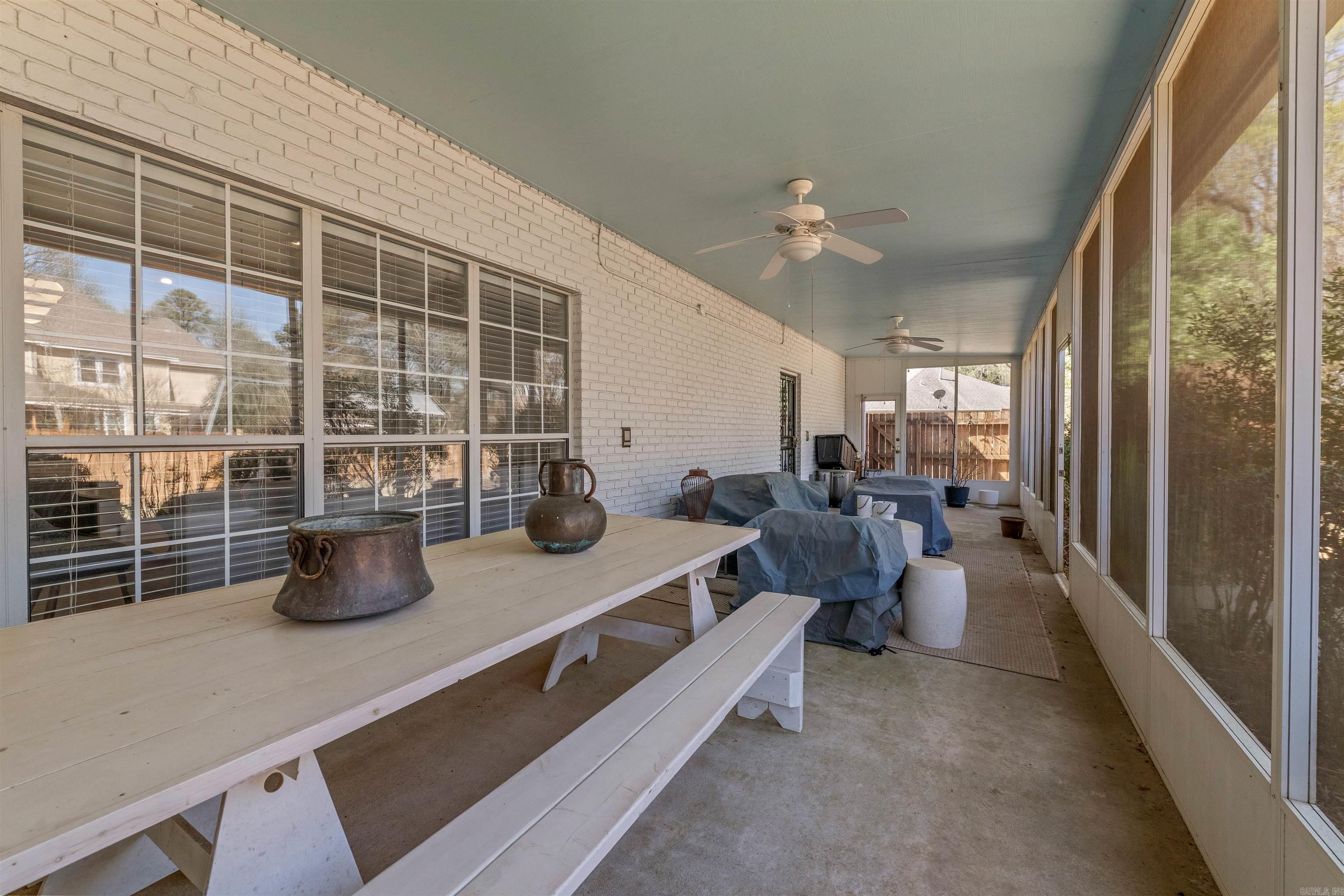 10 Woodland Dr Jacksonville, AR 72076