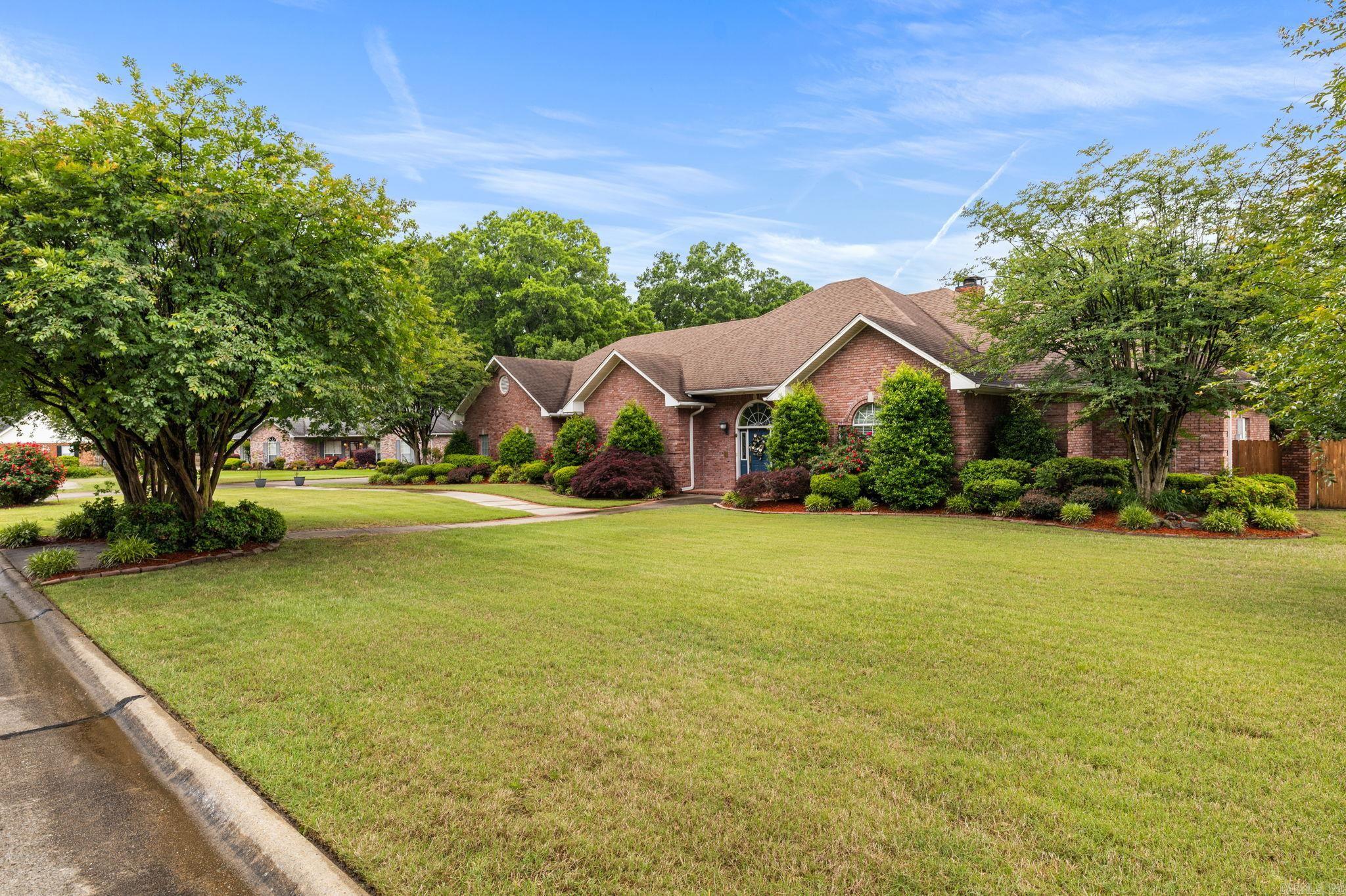 10 Woodland Dr Jacksonville, AR 72076