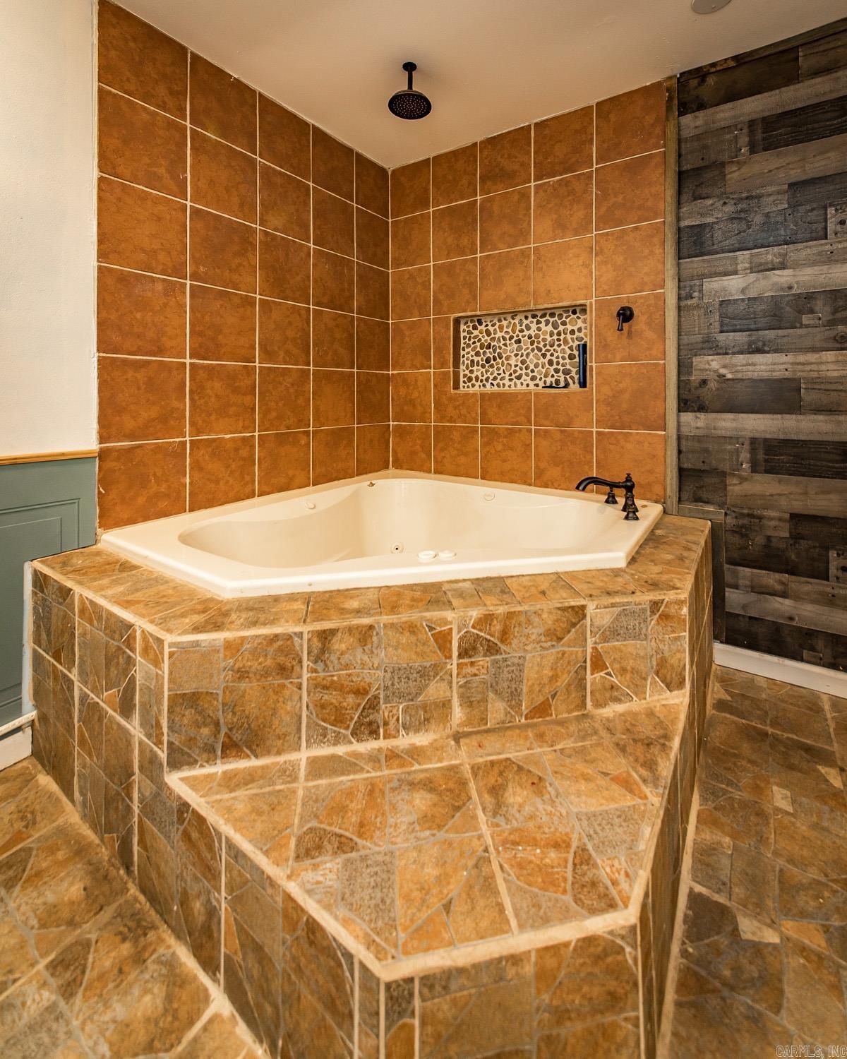 197 Jones  El Paso, AR