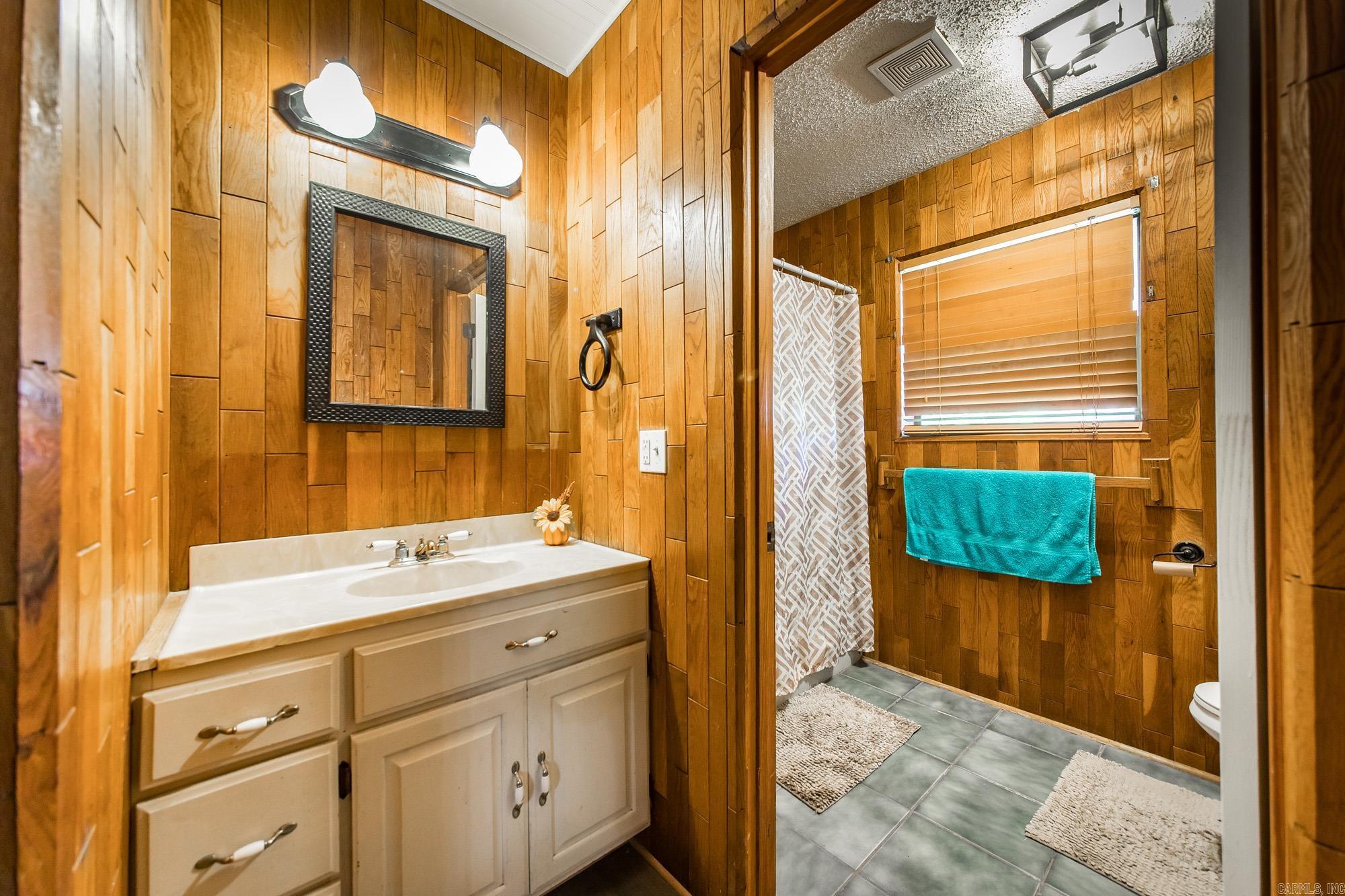 197 Jones  El Paso, AR