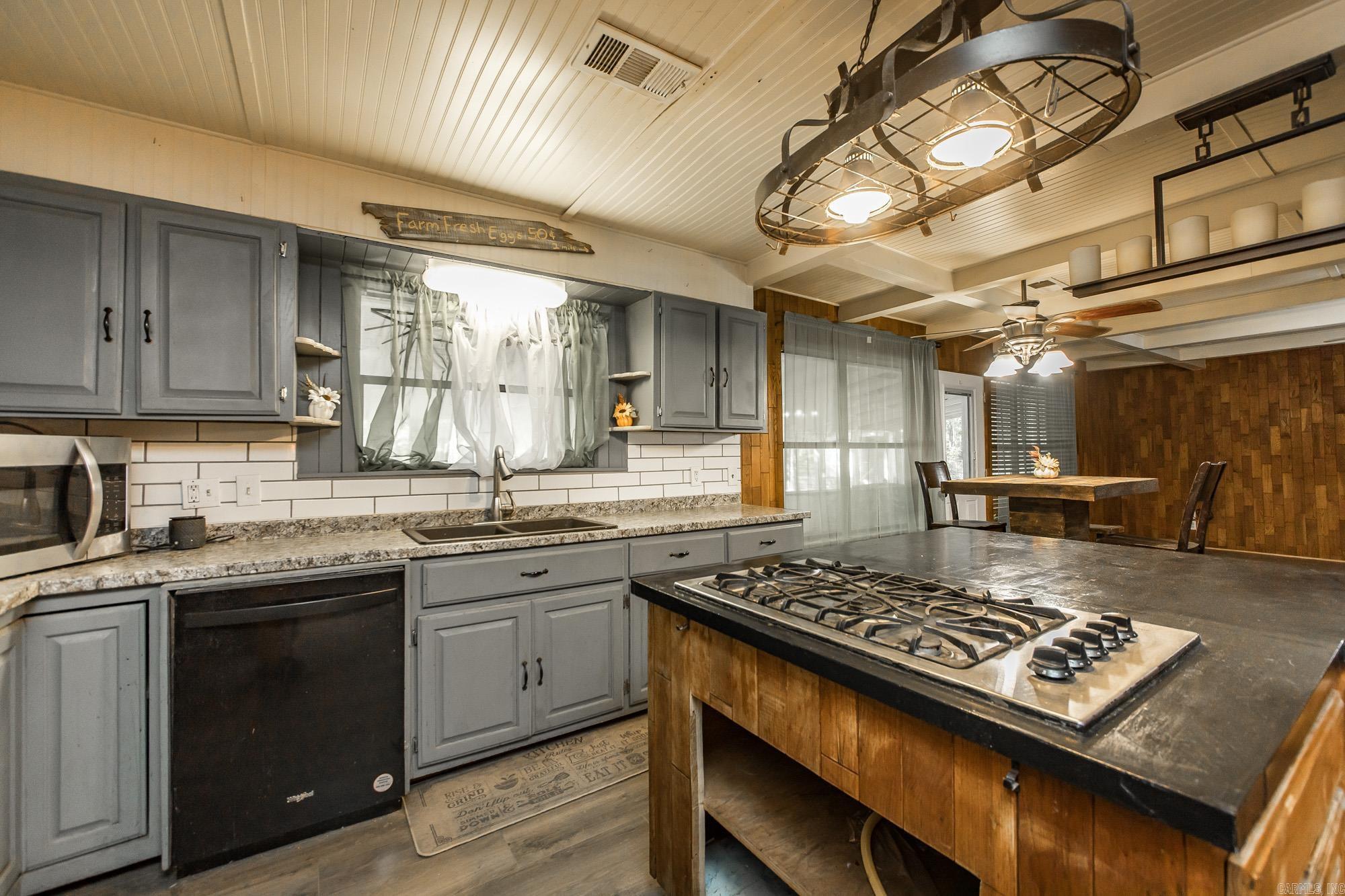 197 Jones  El Paso, AR