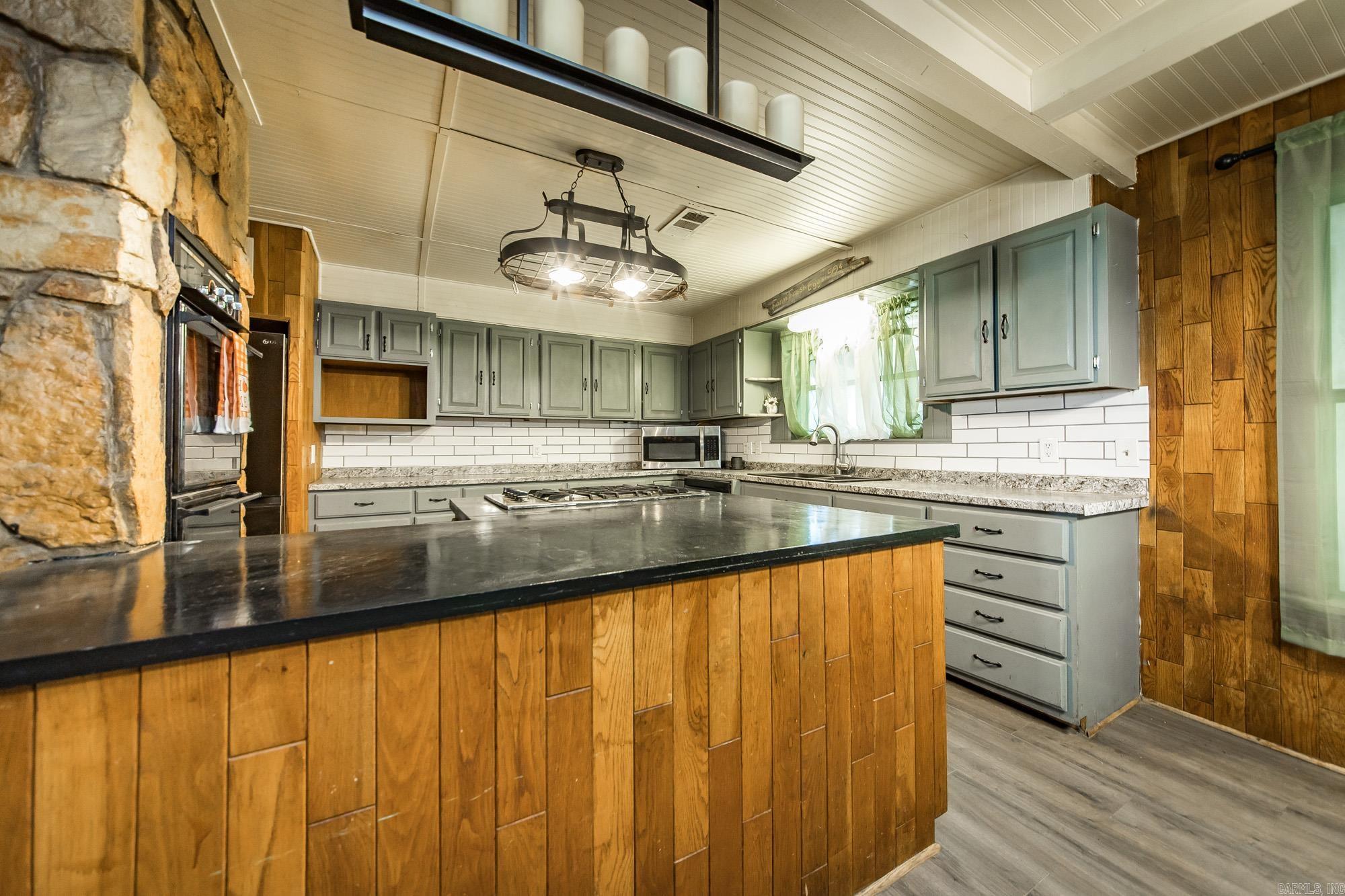 197 Jones  El Paso, AR