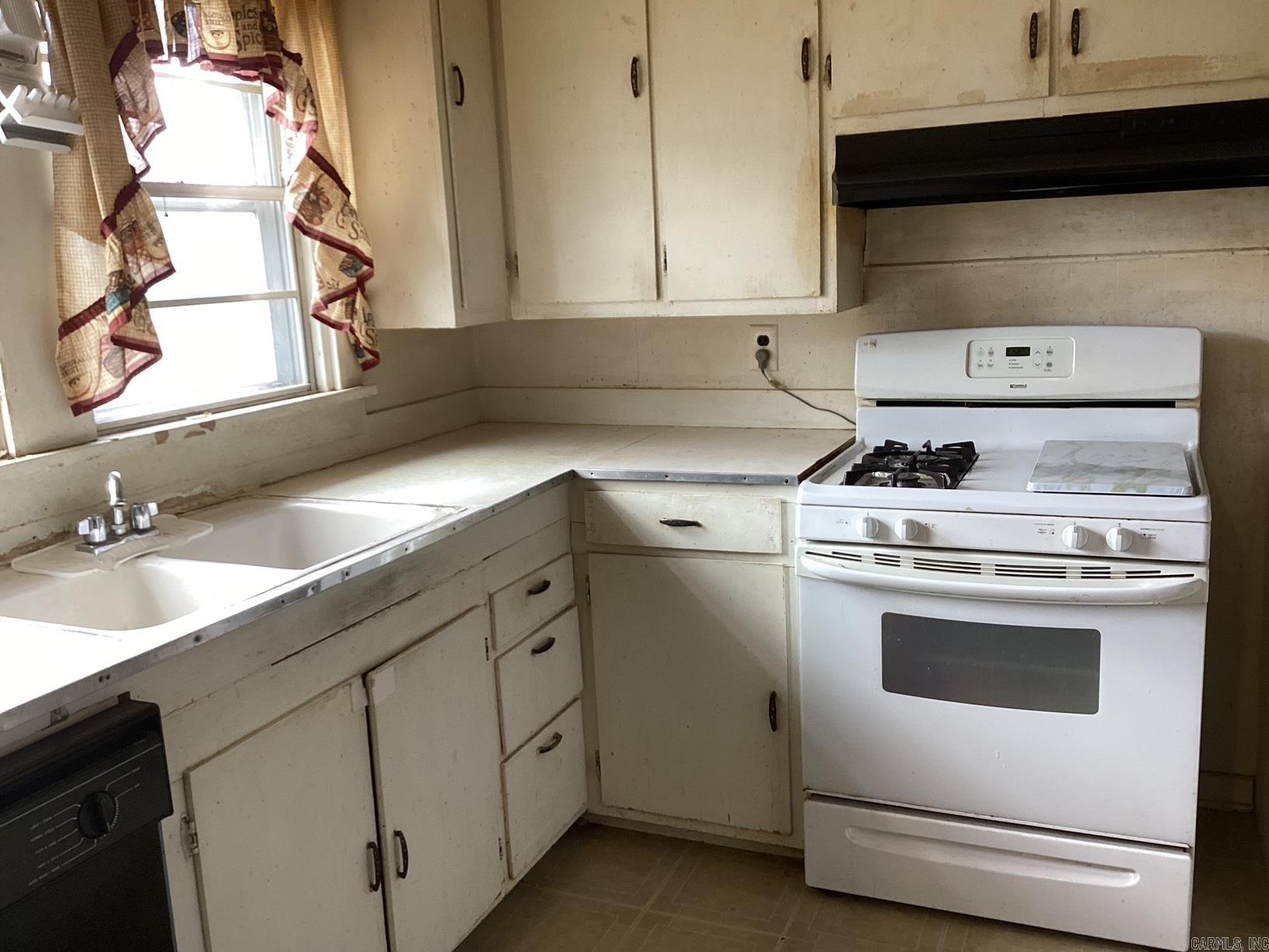 519 E 4th St  Prescott, AR