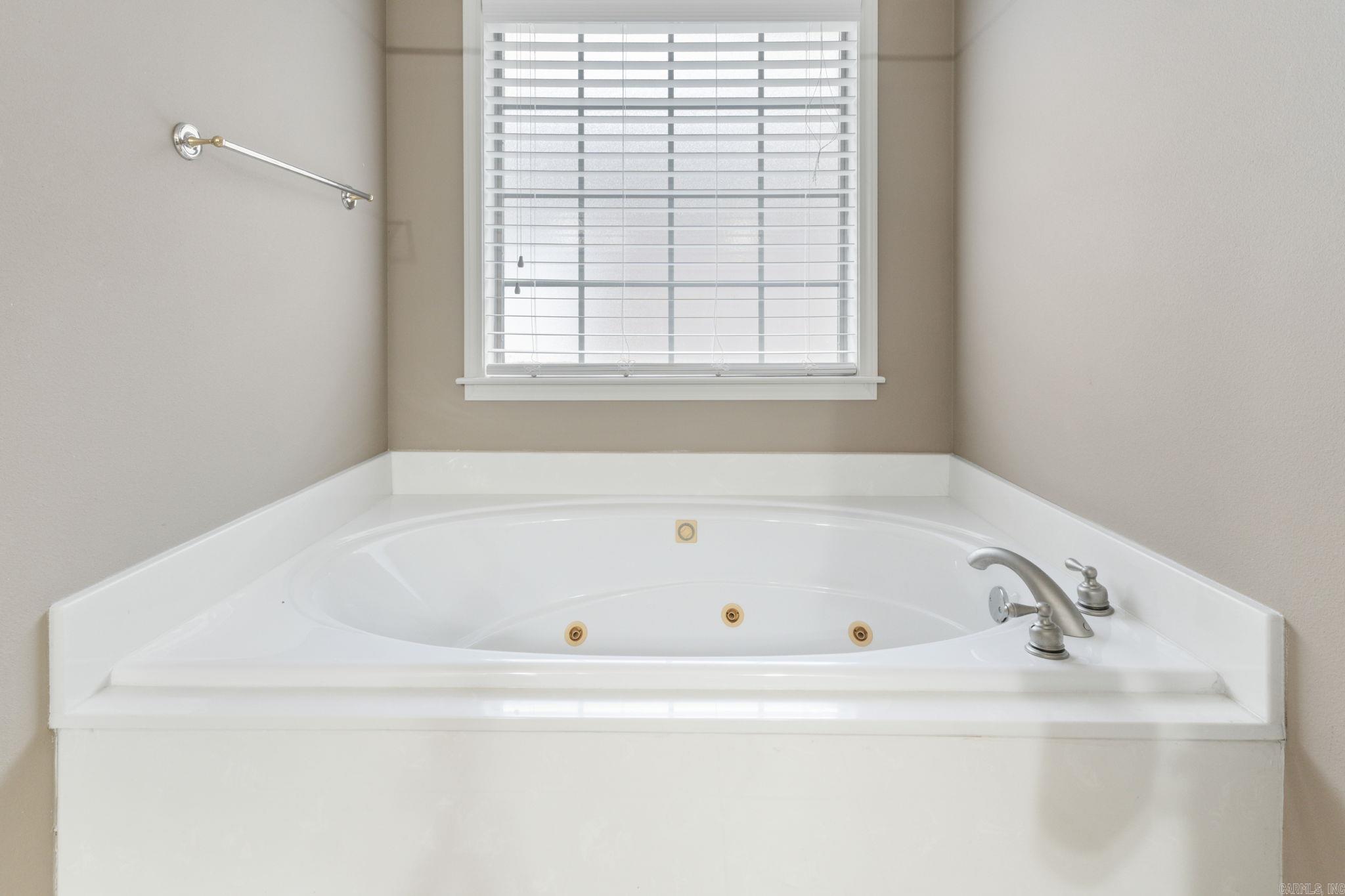 223 Maranes Cir  Maumelle, AR