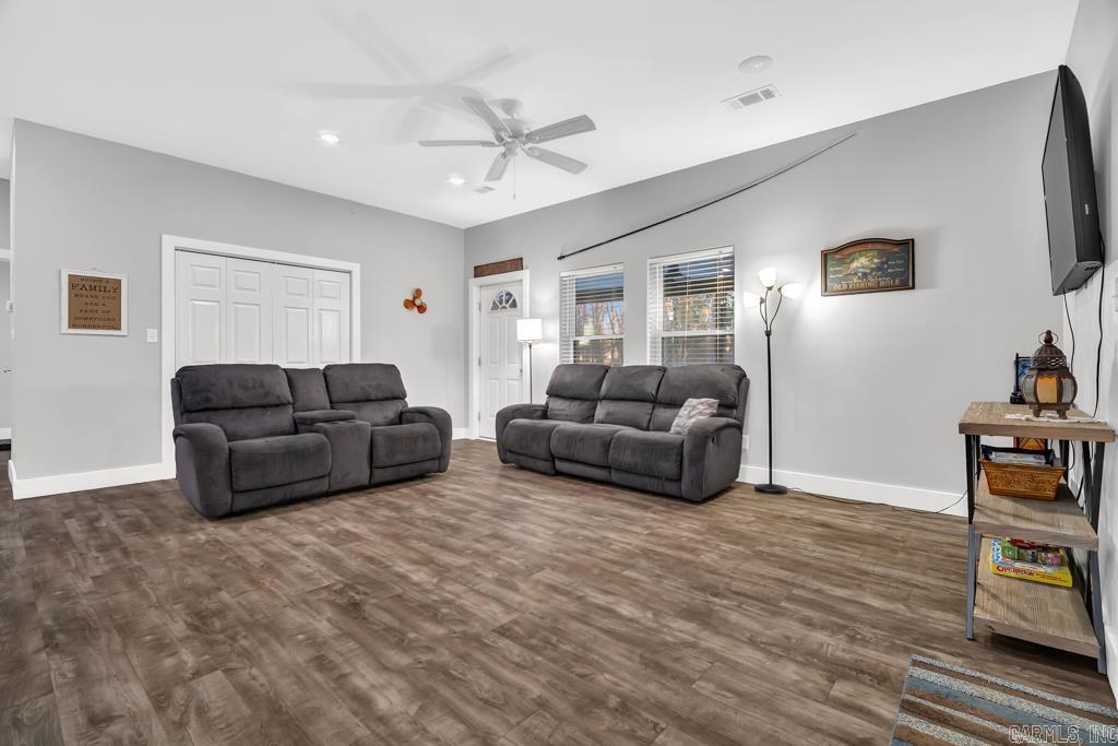 10176 Nimrod  Plainview, AR