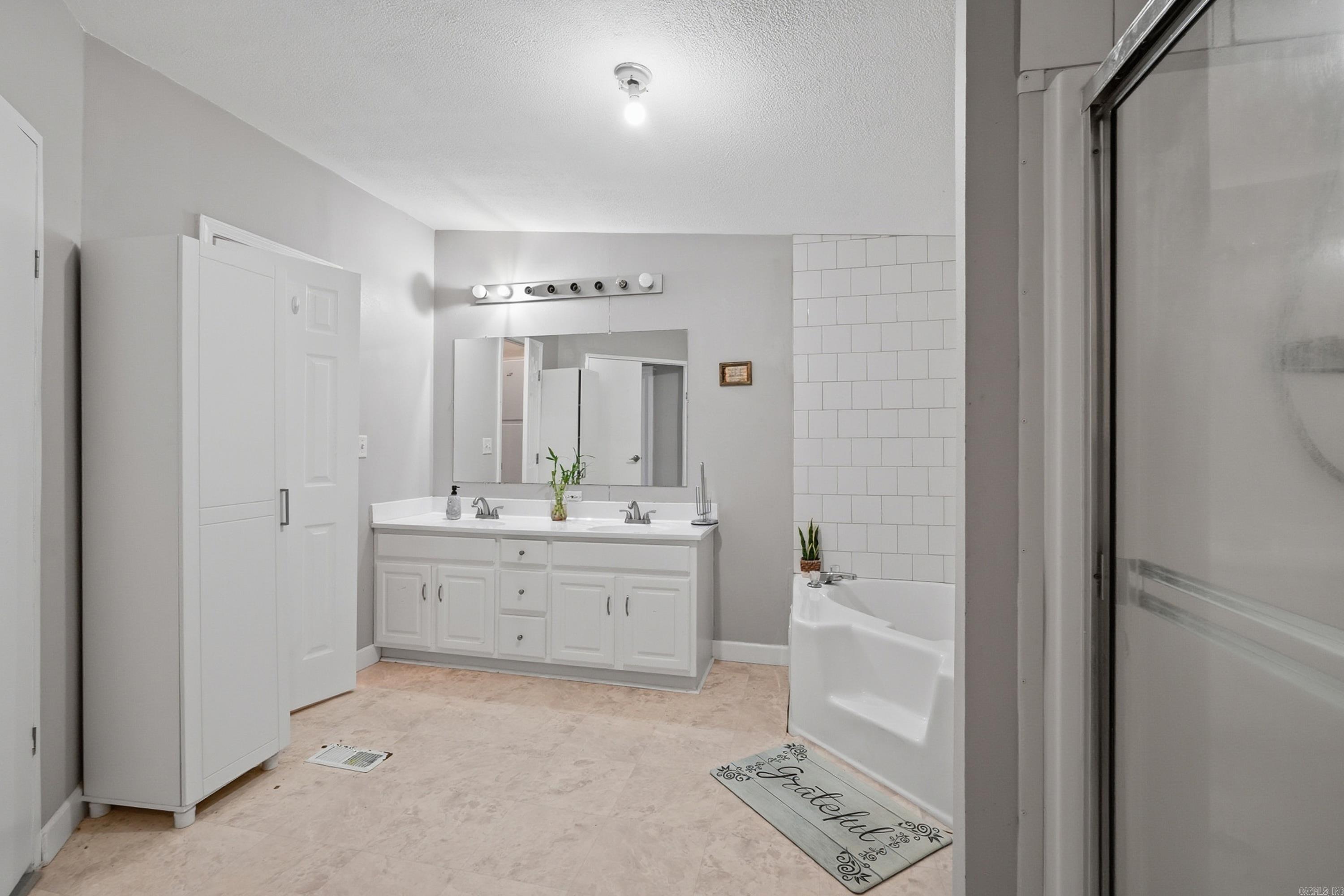 1365 Carson Bridge  Lonoke, AR