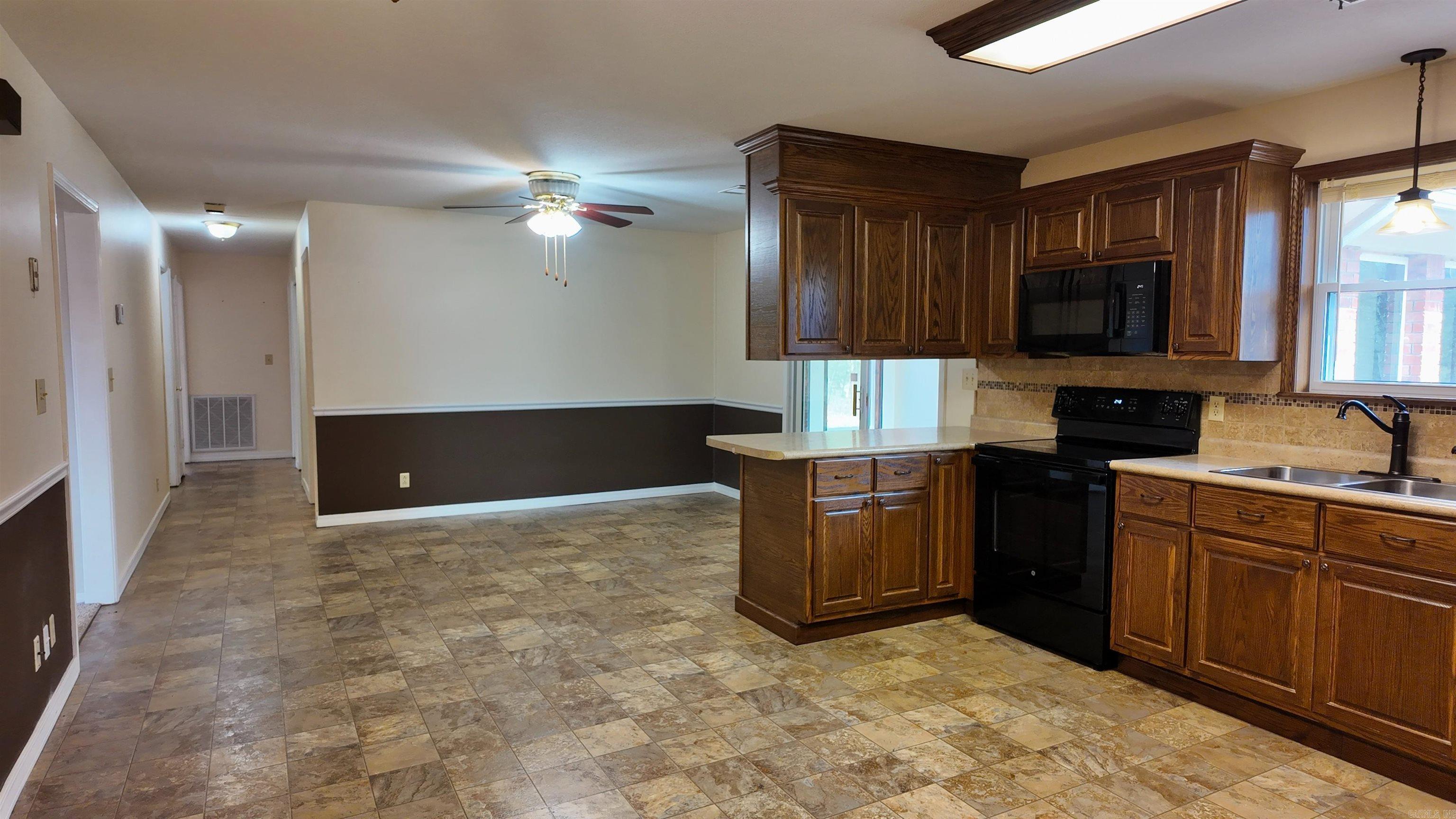 1315 S Crawford  Clarksville, AR