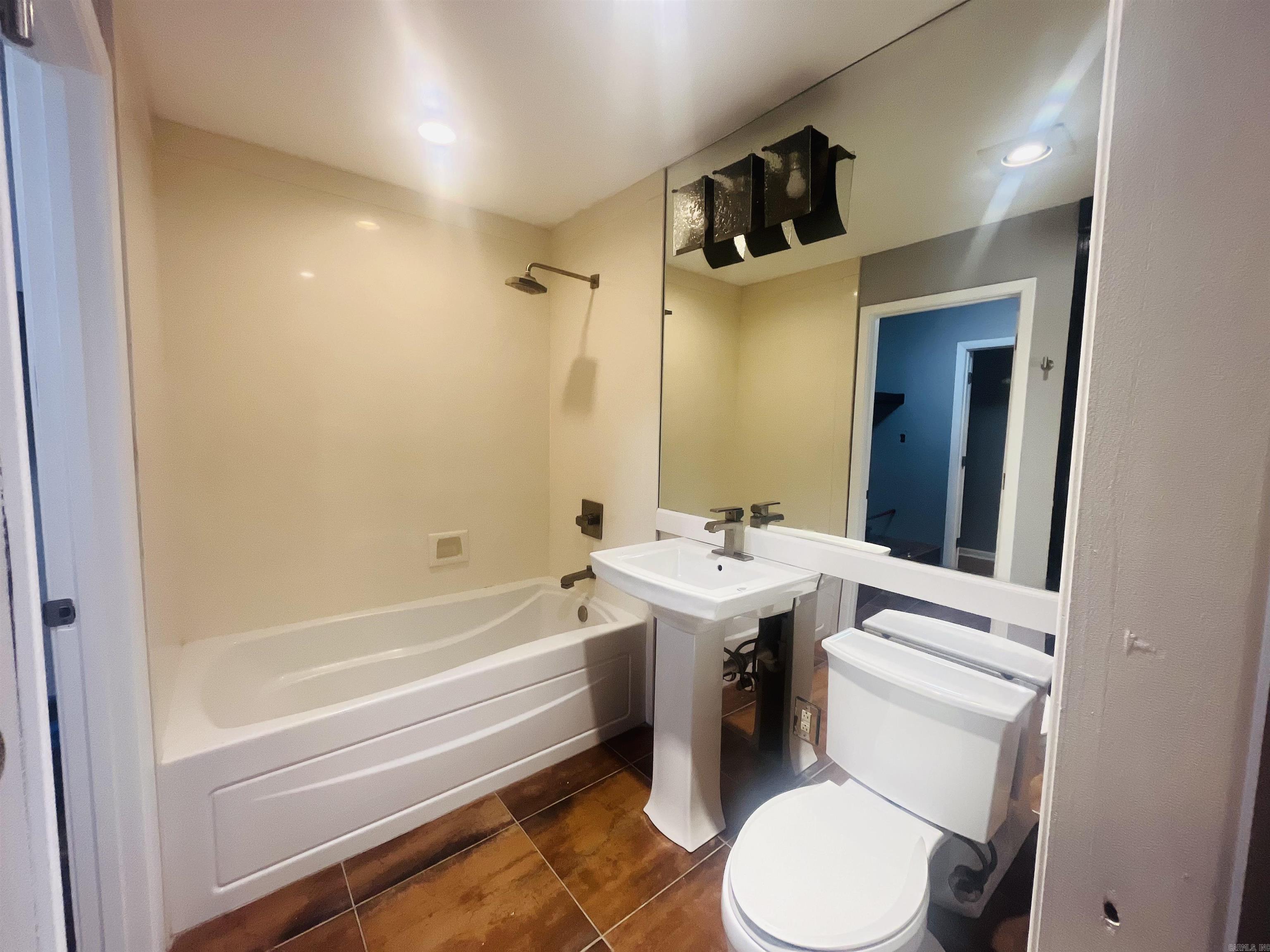 2135 Pine Hill  Malvern, AR