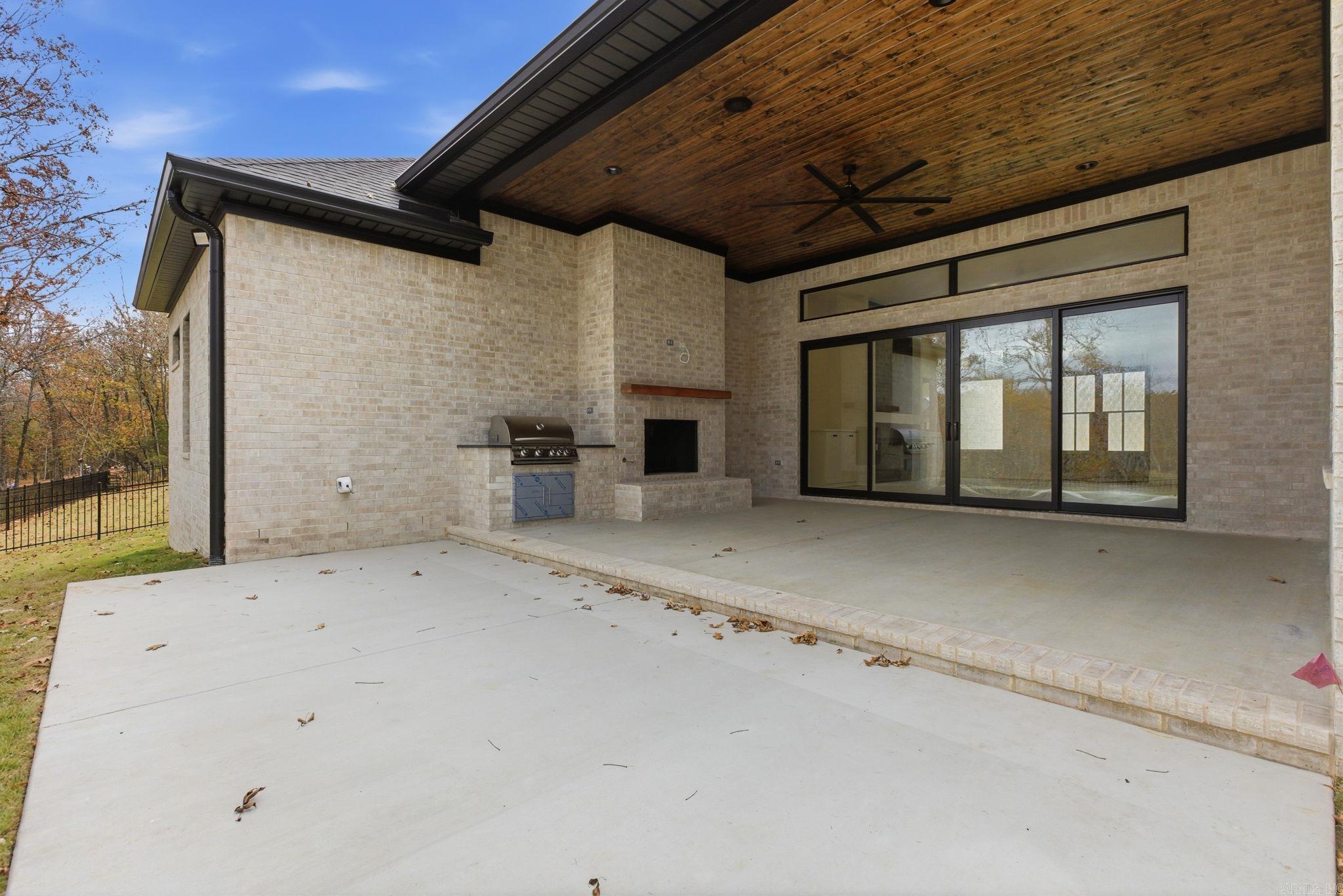 311 Devoe Bend  Maumelle, AR