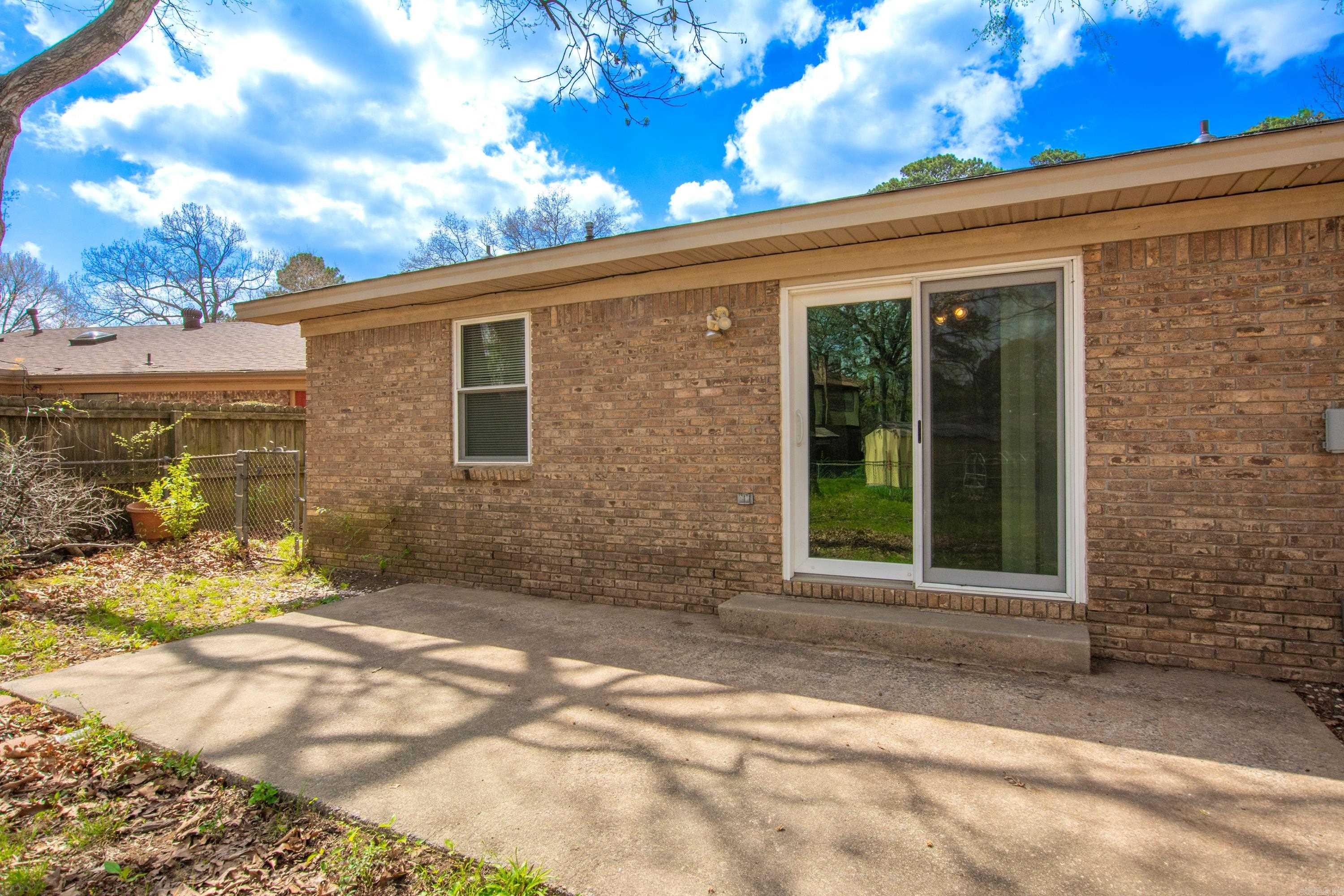 35 Bradford Drive Little Rock, AR 72227