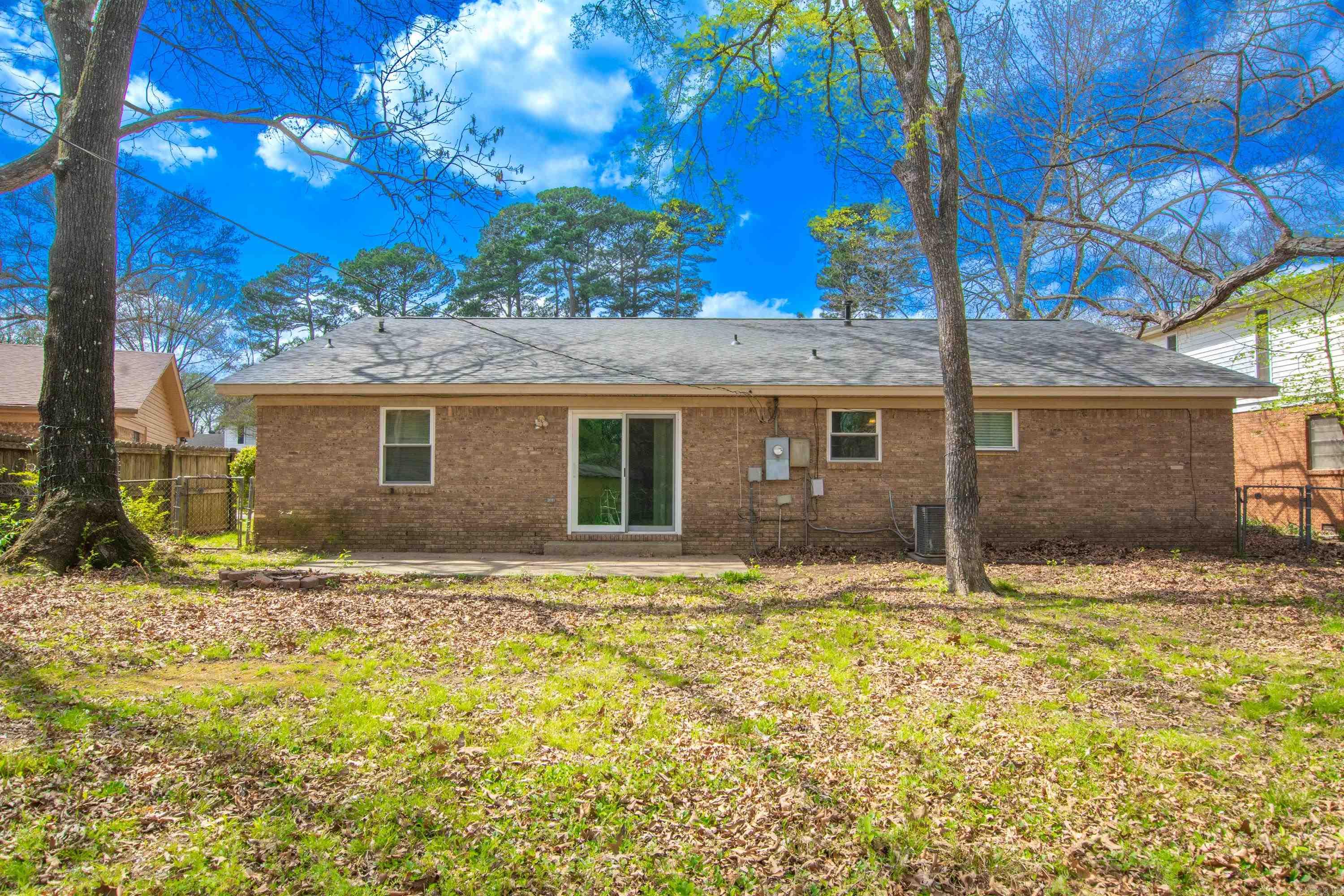 35 Bradford Drive Little Rock, AR 72227