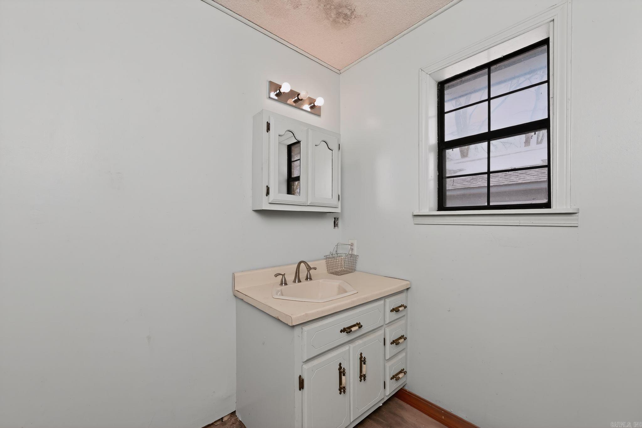 220 Davis  Newport, AR