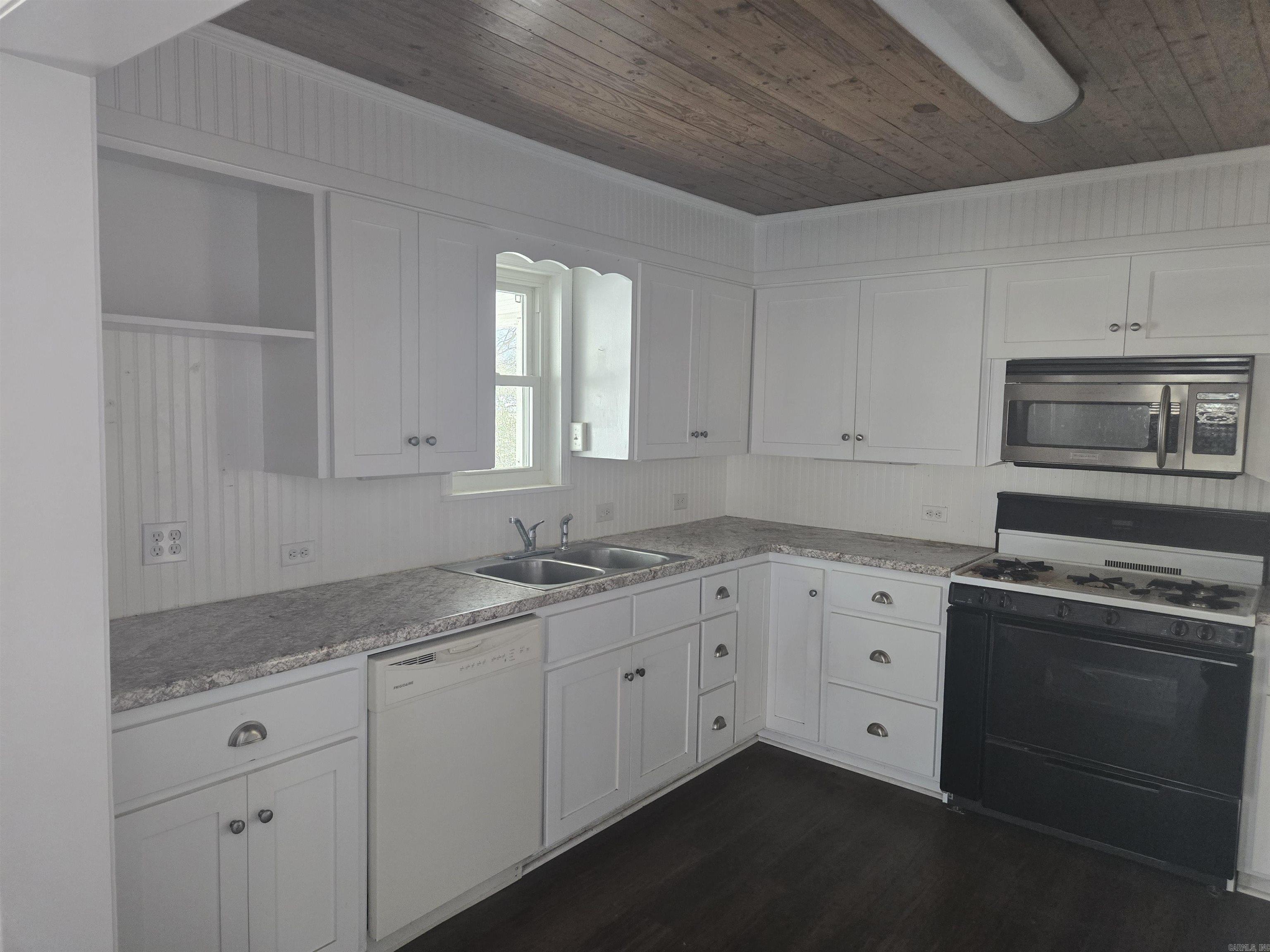 807 W Walnut St  Heber Springs, AR