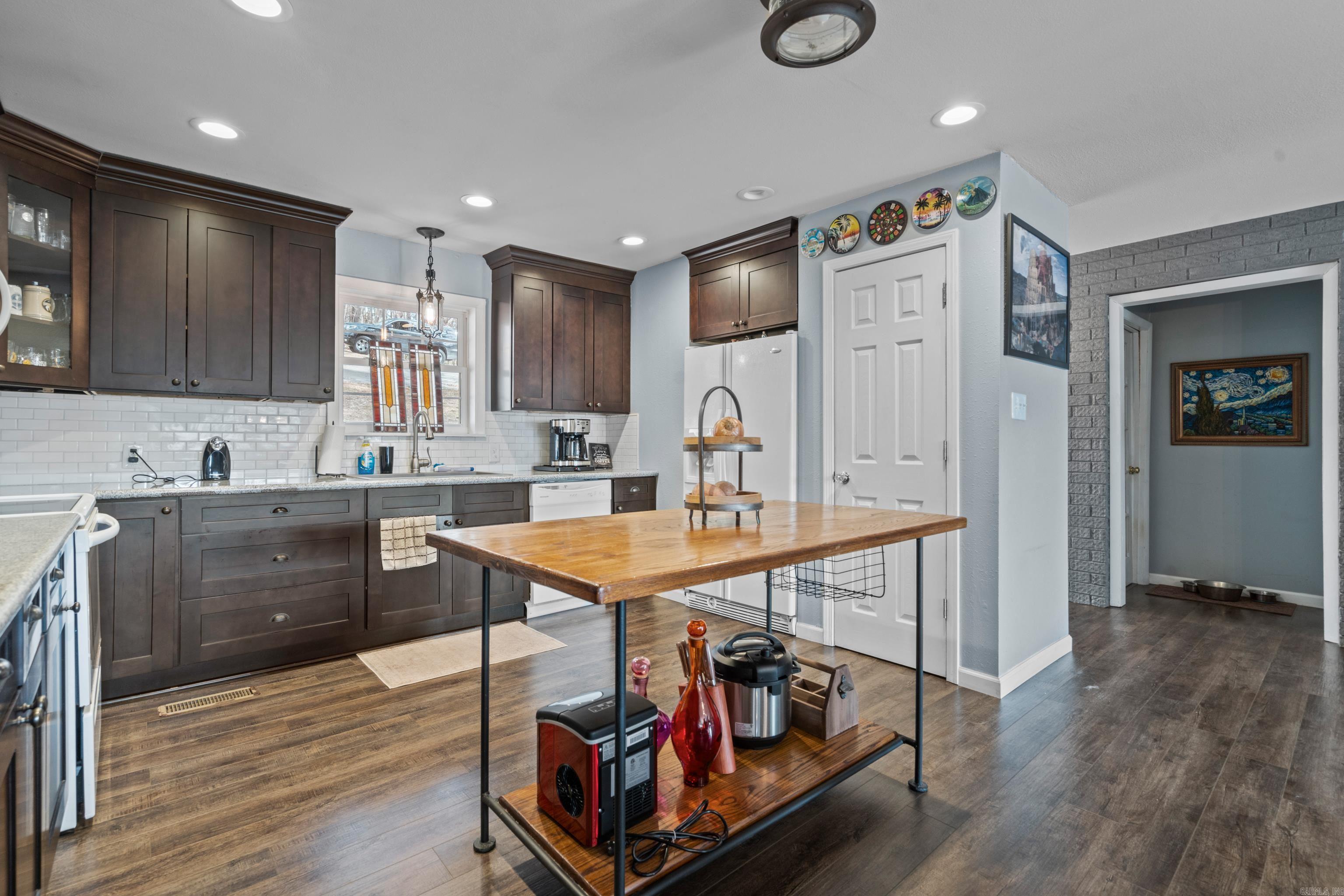 563 Kirschwood Dr  Hot Springs, AR