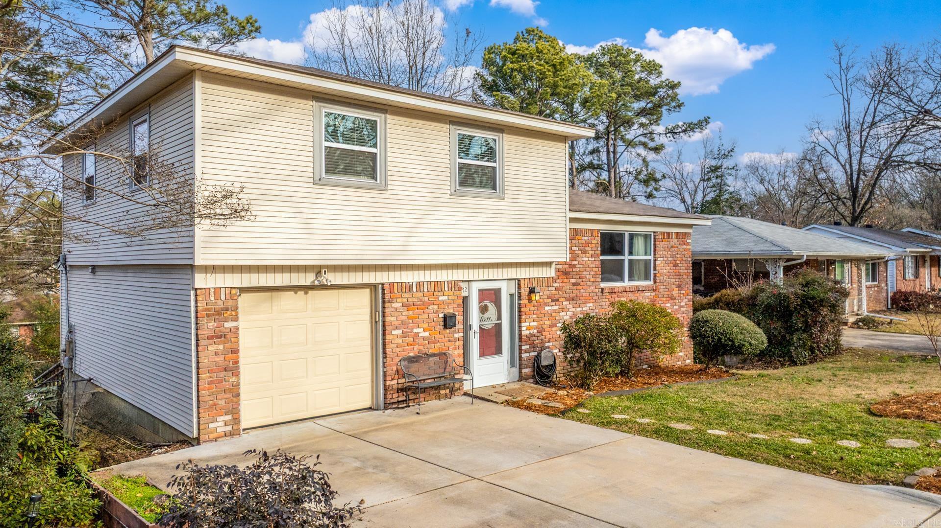 12 Tomahawk  Little Rock, AR