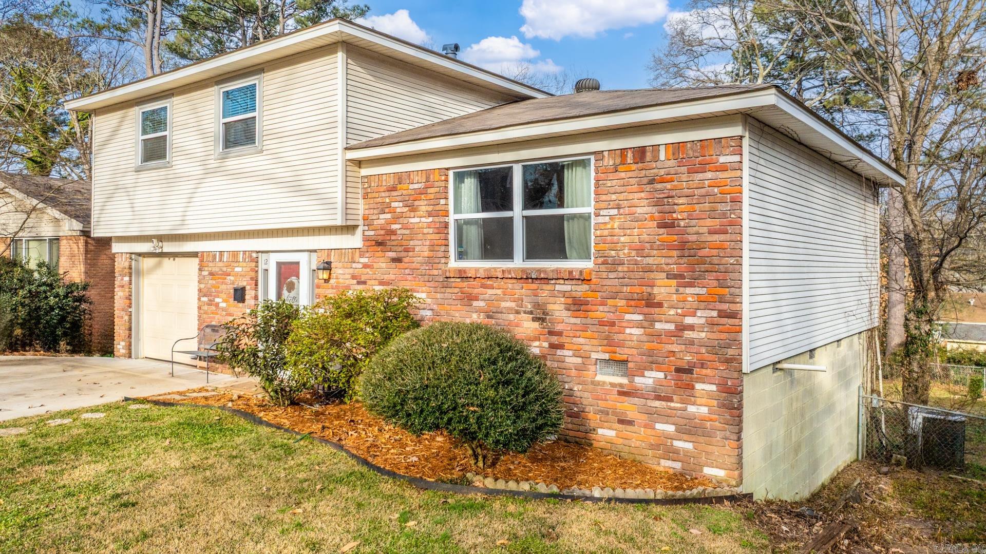 12 Tomahawk  Little Rock, AR