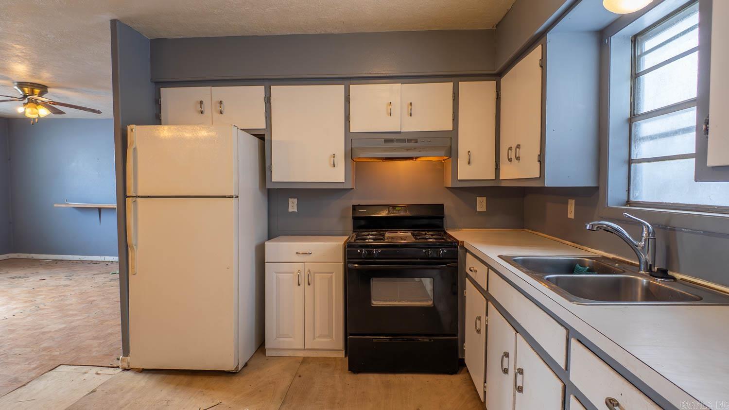 124 W 13th Street  Yellville, AR